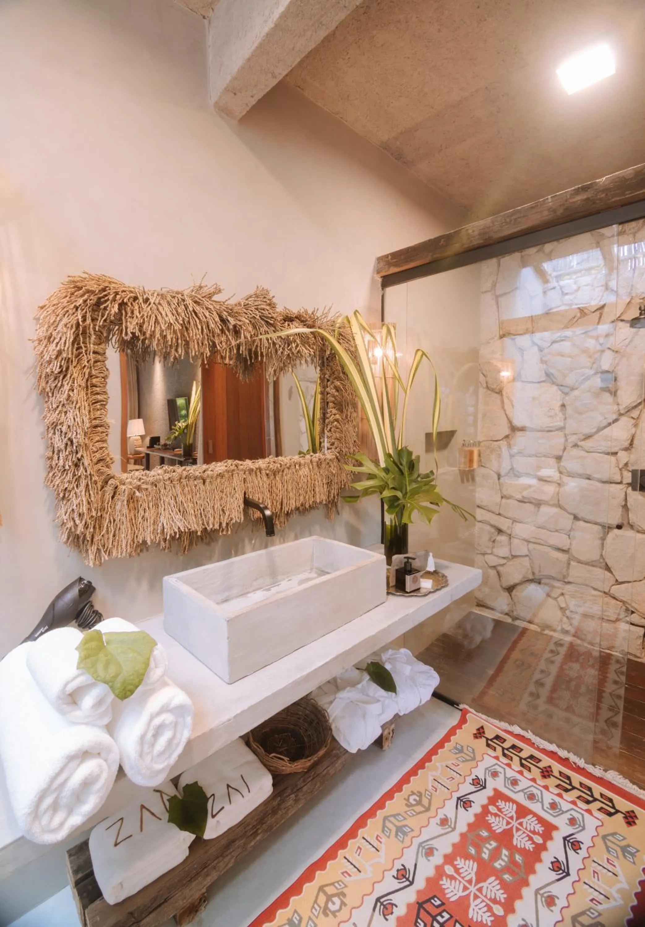 Shower in Zai Patacho