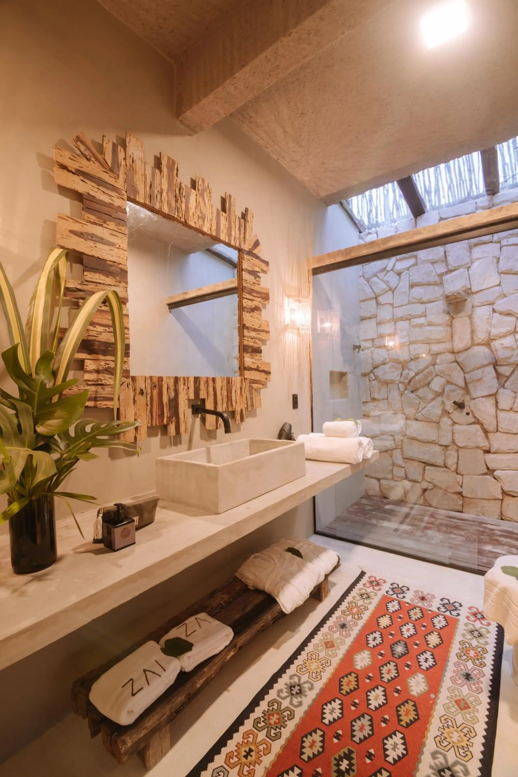 Shower in Zai Patacho