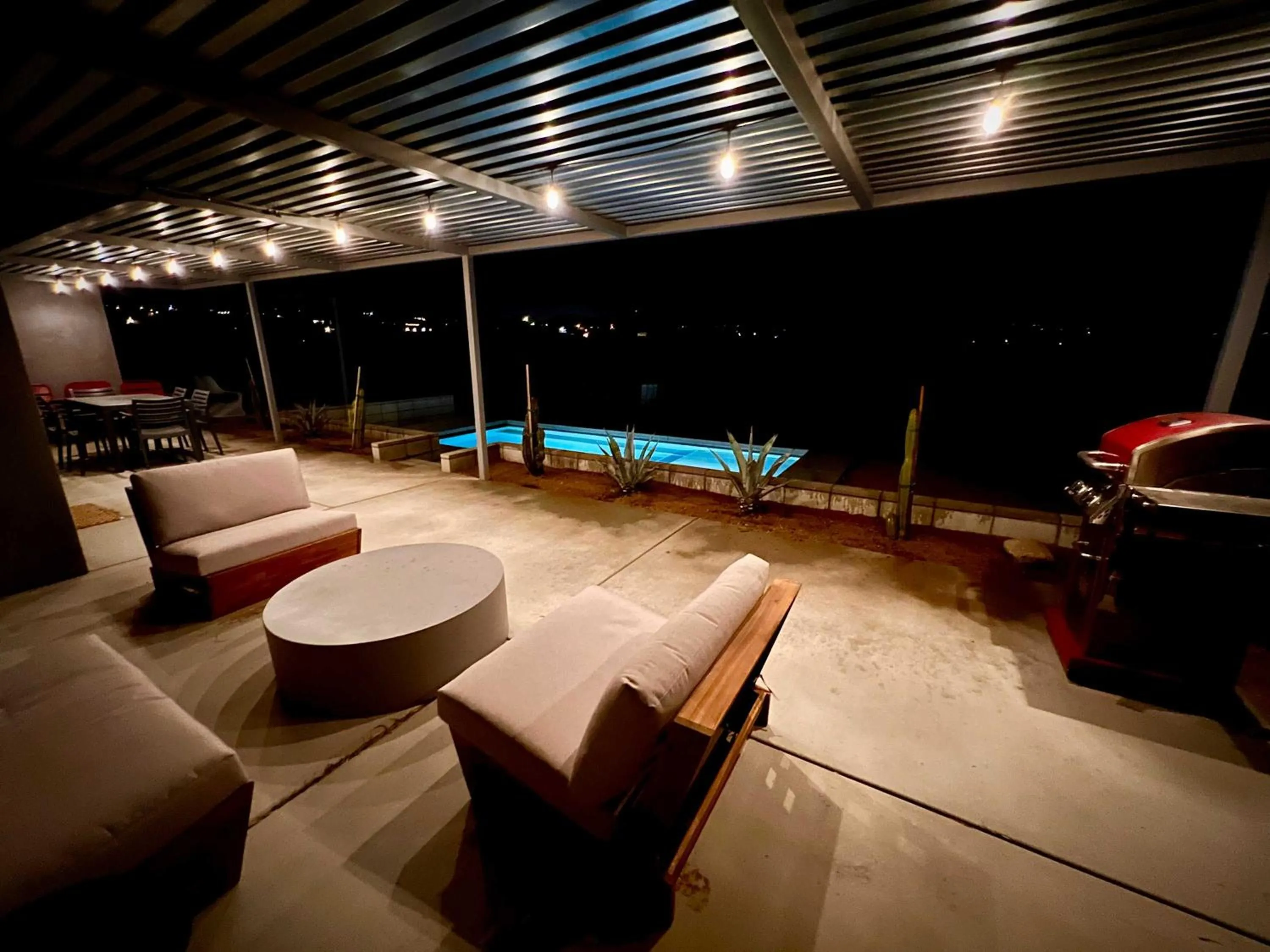 Hidden Valley Cottage - Modern Home in JT Hot Tub