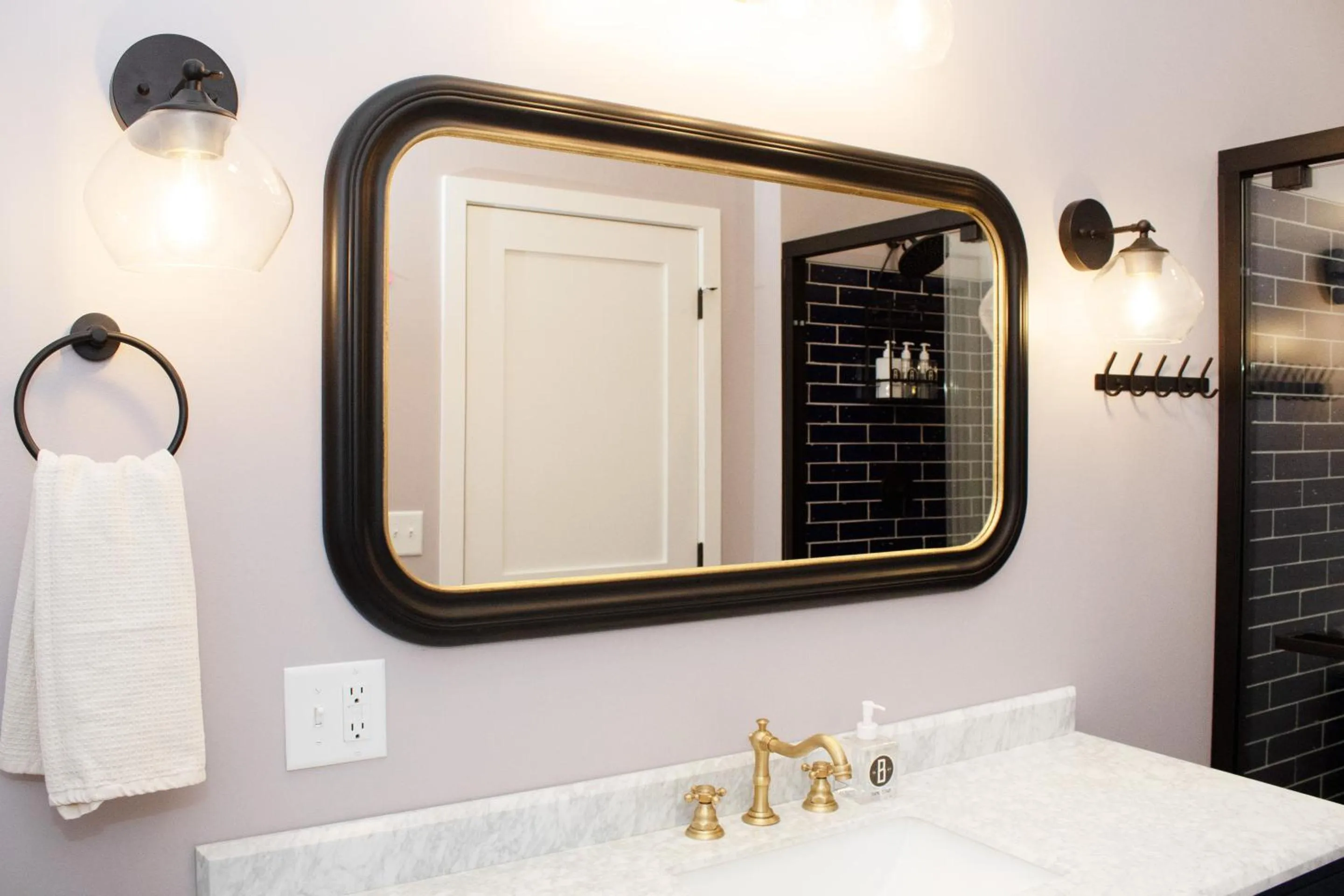 Bathroom in Bischoff Inn - Former 1870 Furniture Factory Now 5 Room Boutique Hotel