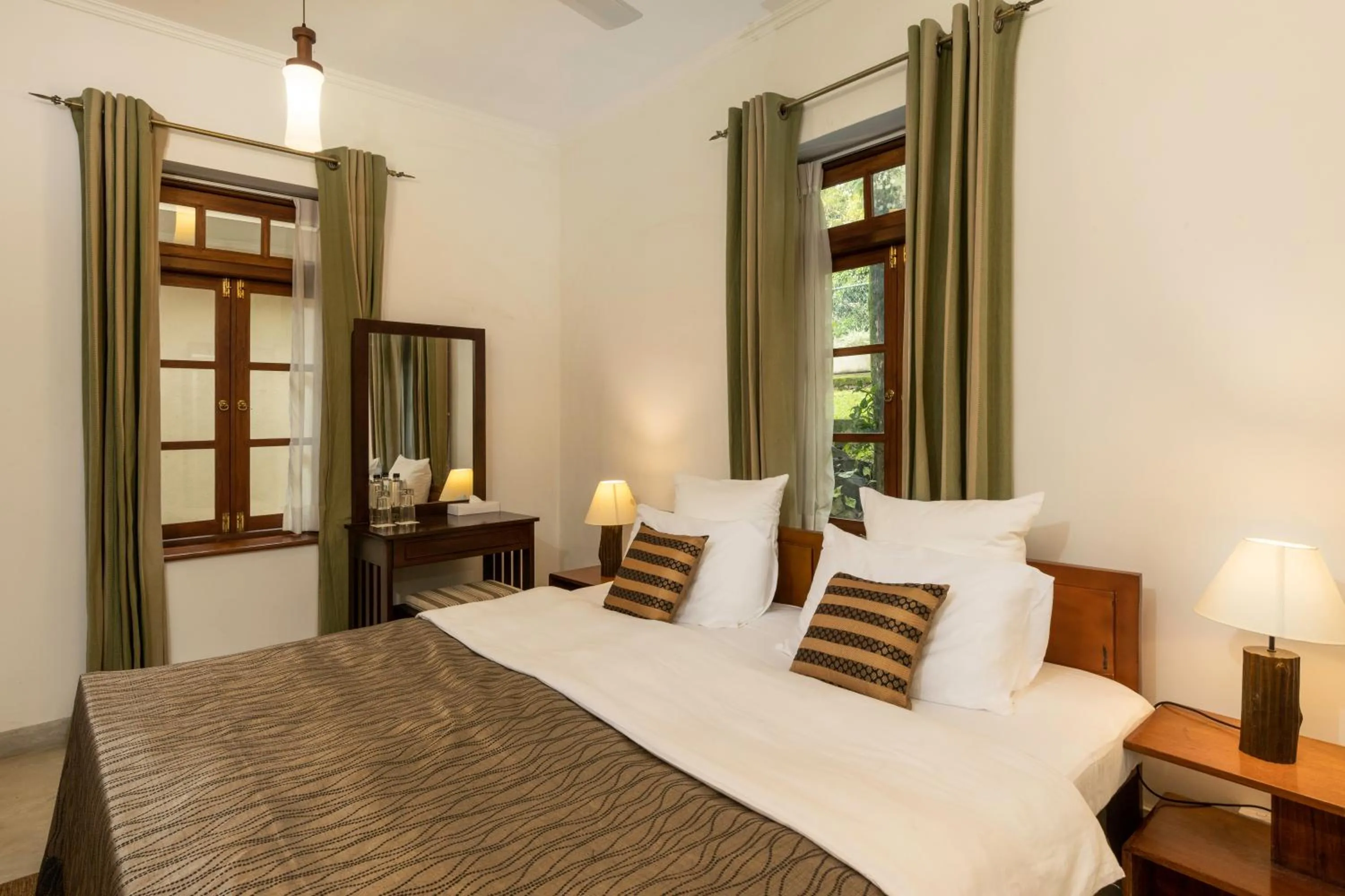 Bedroom, Bed in Olive Bungalow