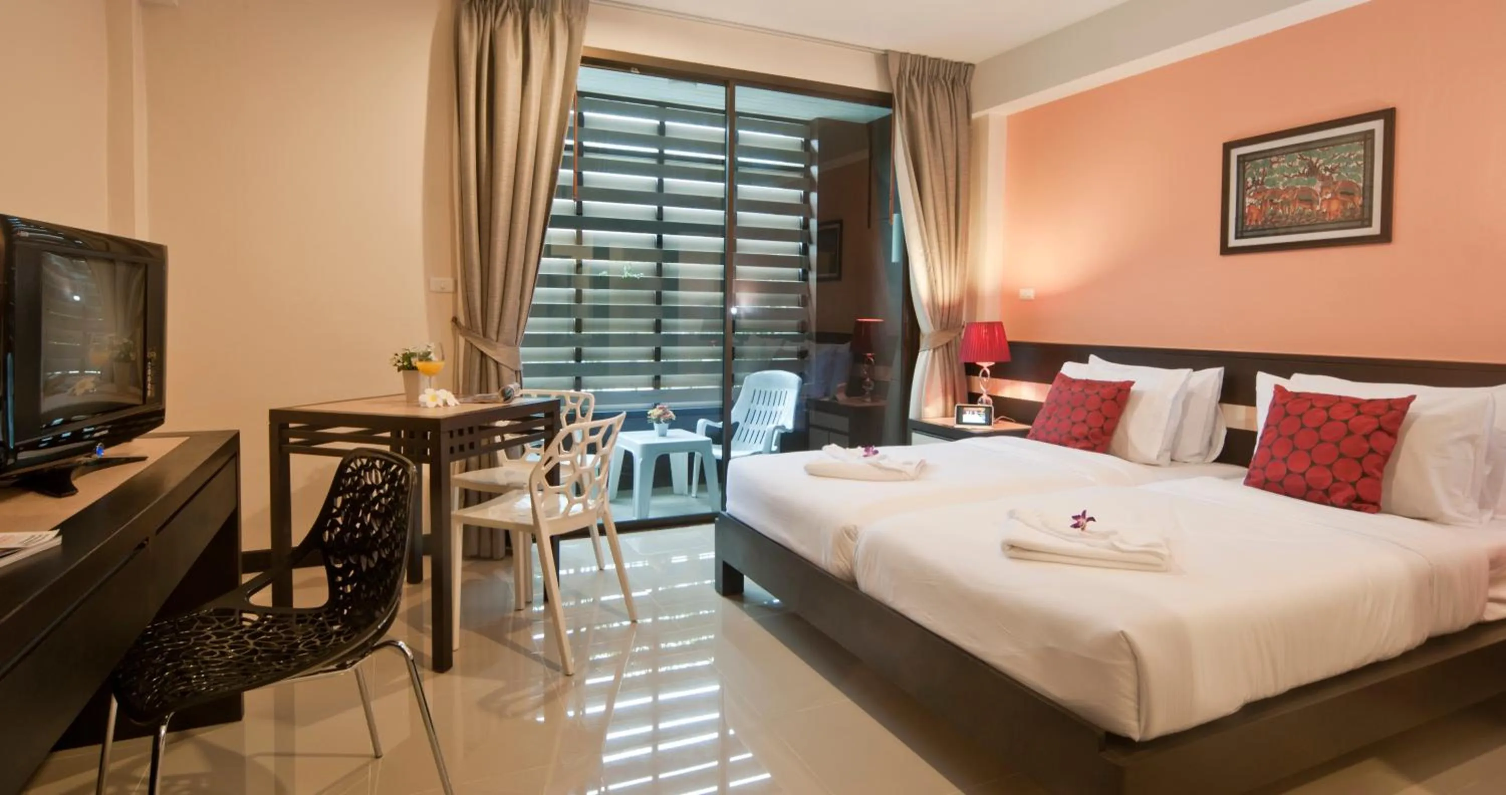 Bed in Ratana Residence Thalang