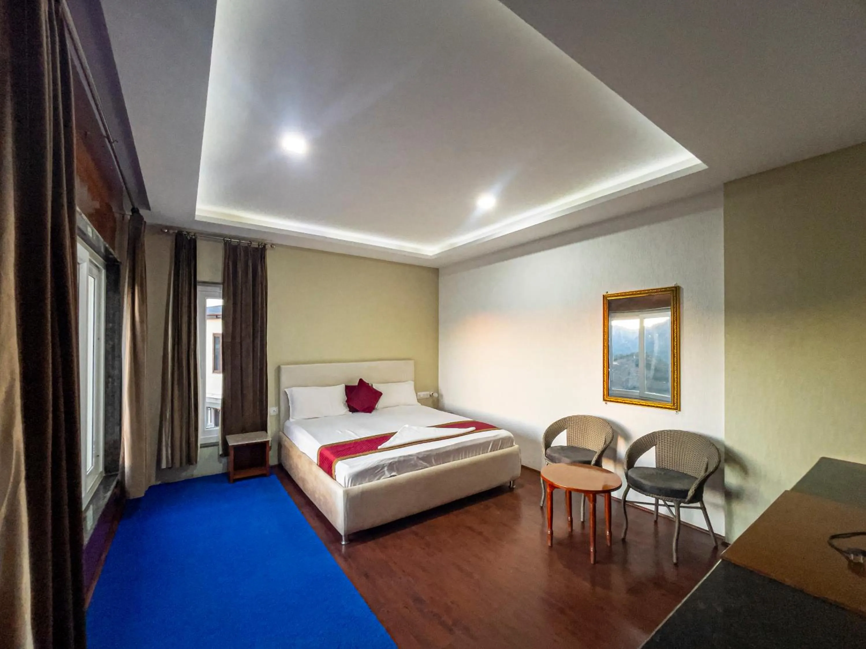 View (from property/room), Bed in PinnacleHouse kanatal Uttarakhand