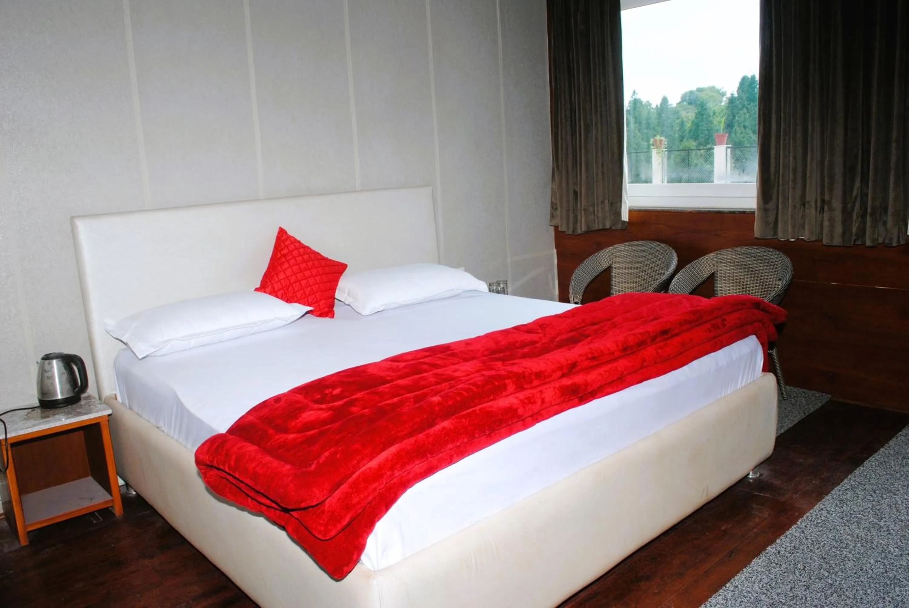 Bedroom, Bed in PinnacleHouse kanatal Uttarakhand