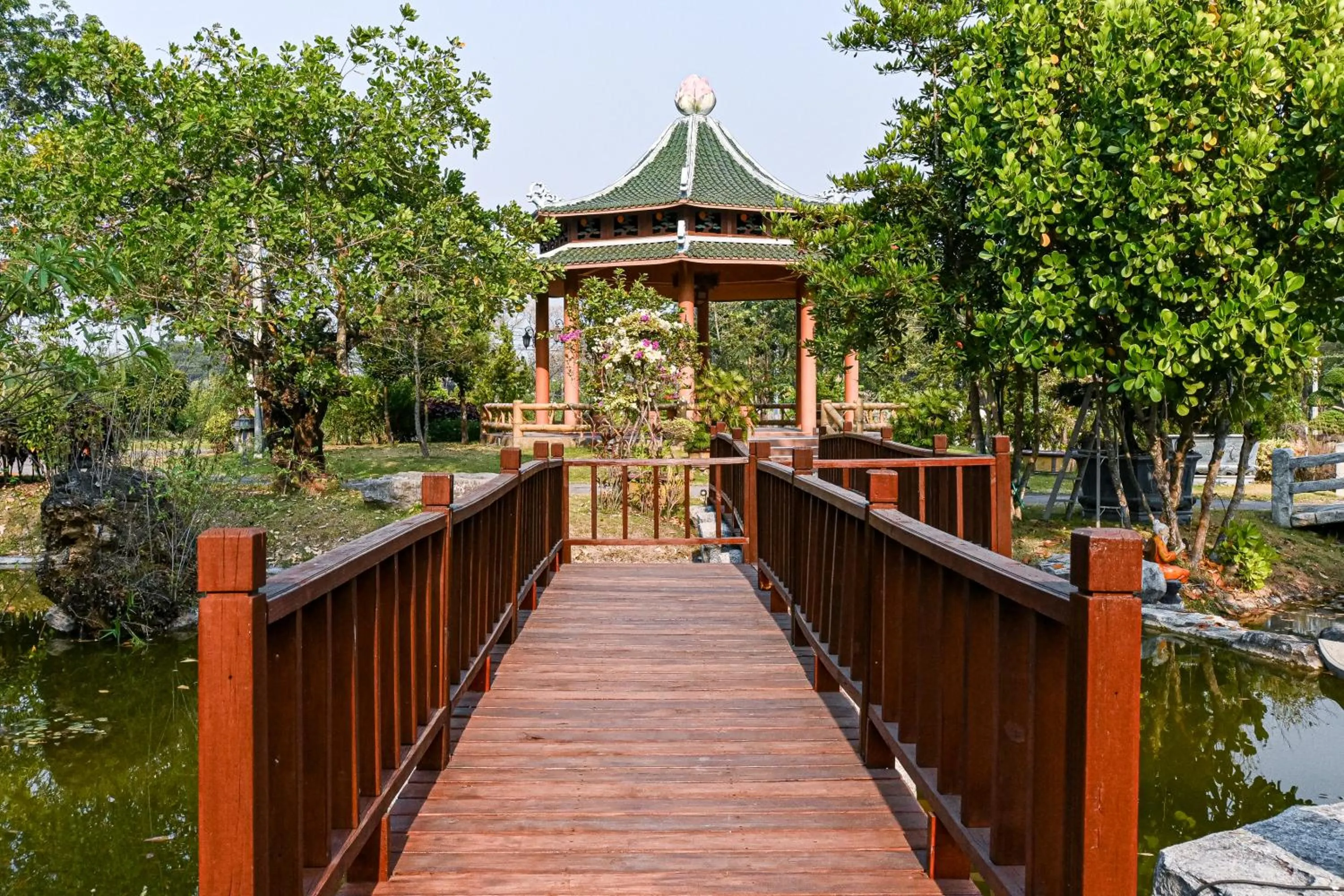 Property building in Suanphung Bonsai Village