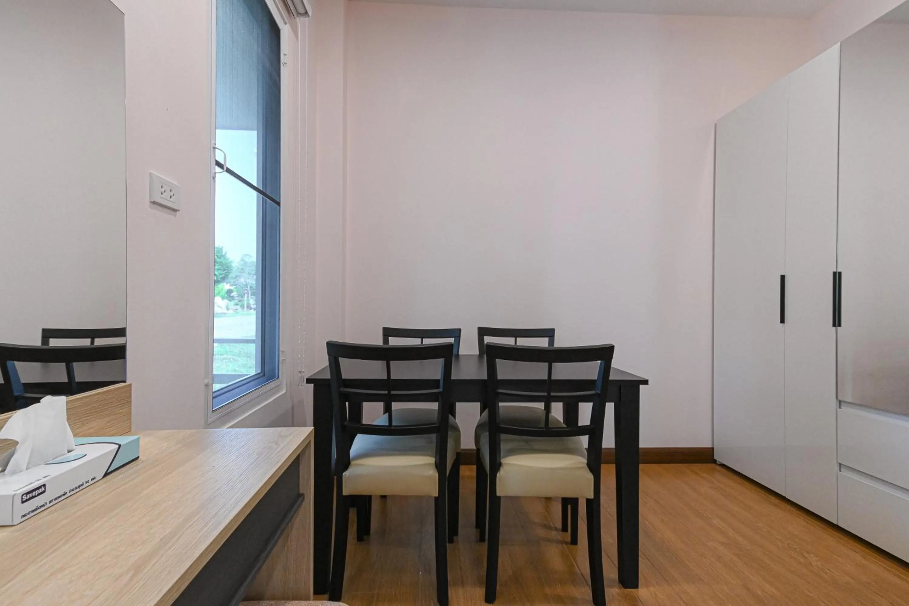 Dining area in Suanphung Bonsai Village