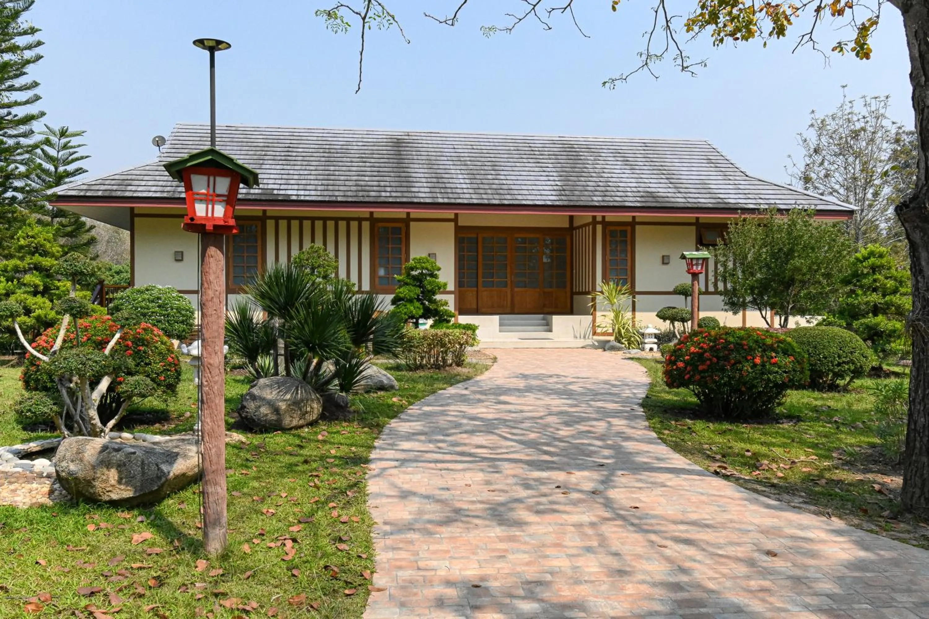 Property building in Suanphung Bonsai Village