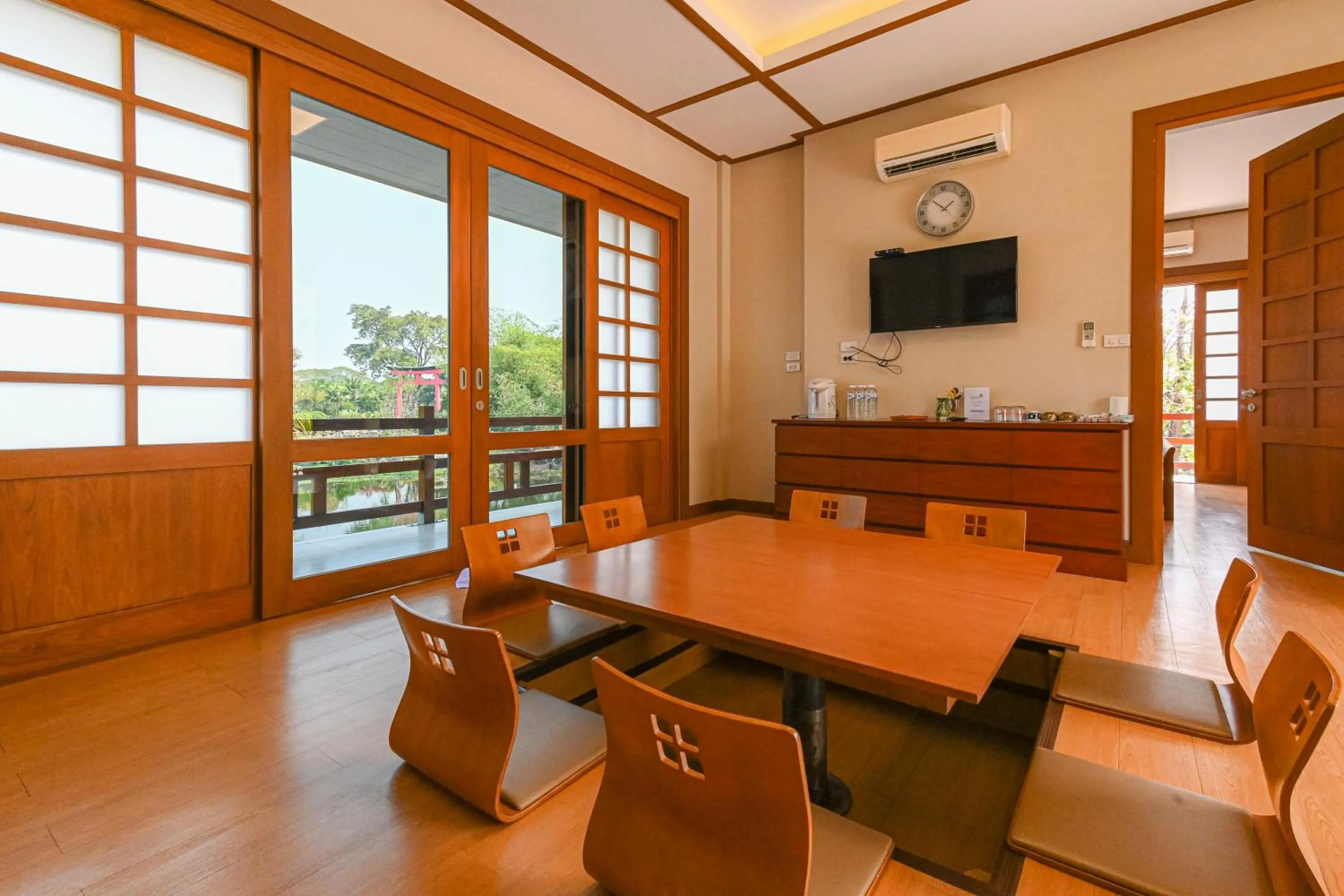 Living room in Suanphung Bonsai Village