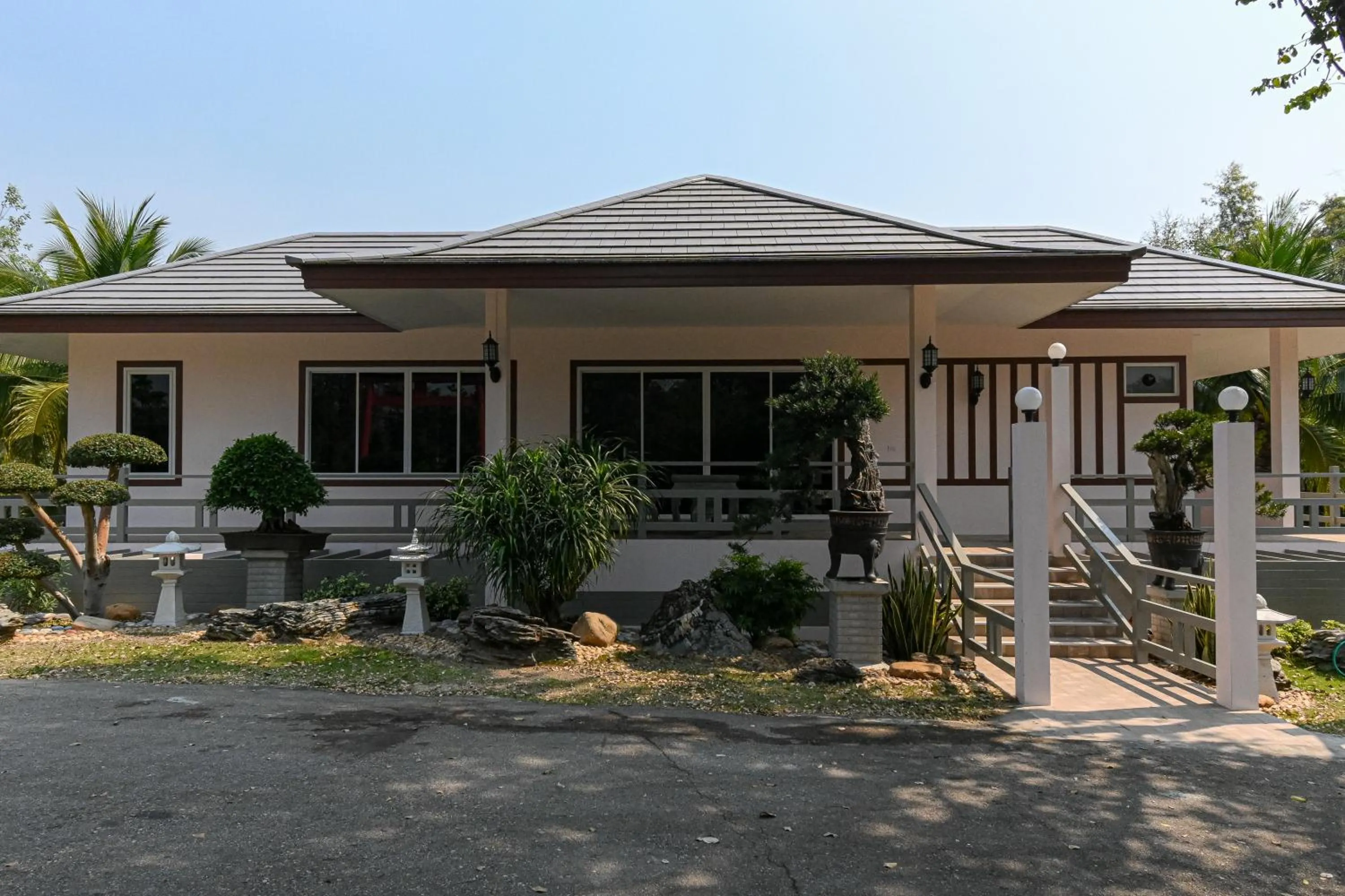 Property building in Suanphung Bonsai Village