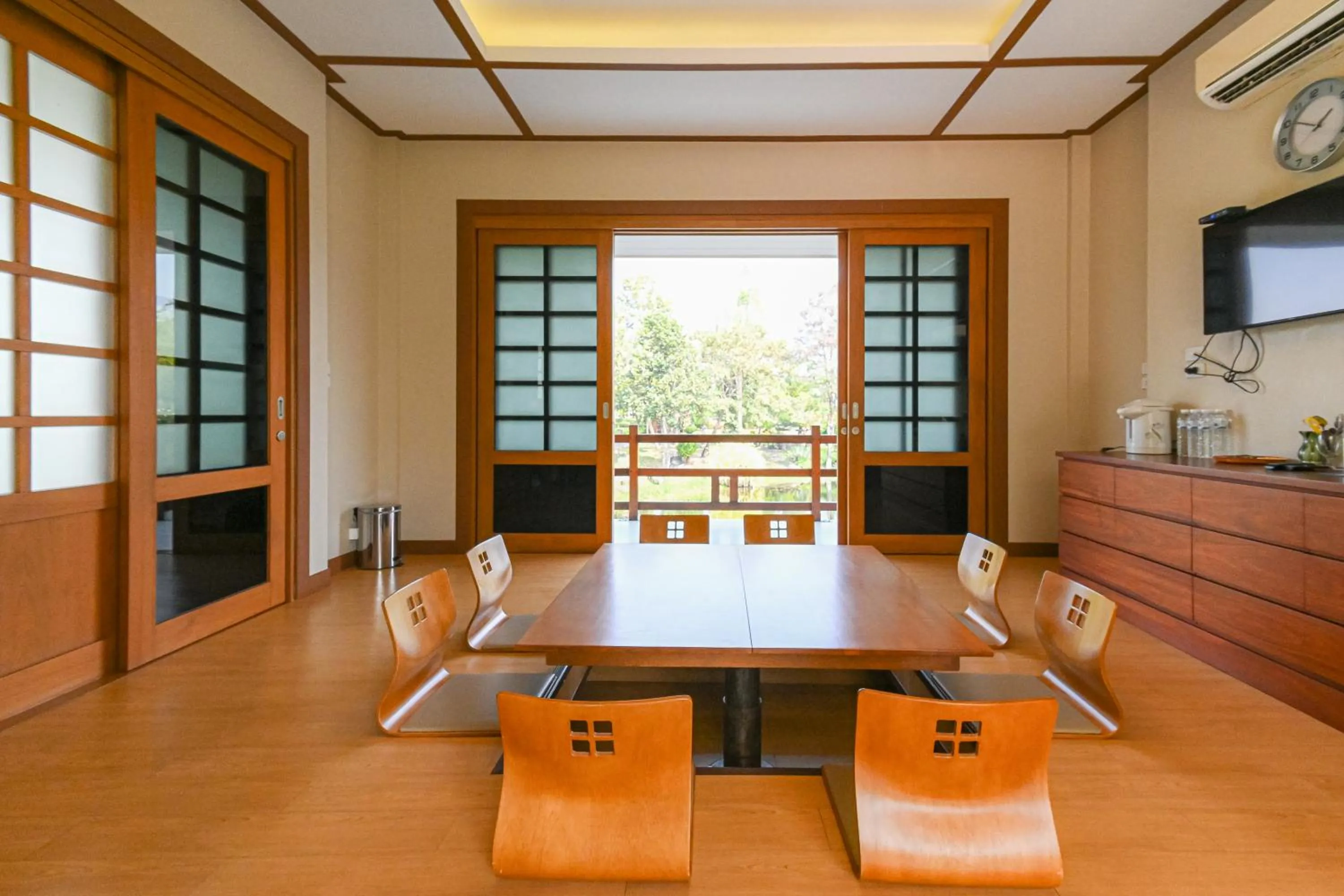 Living room in Suanphung Bonsai Village