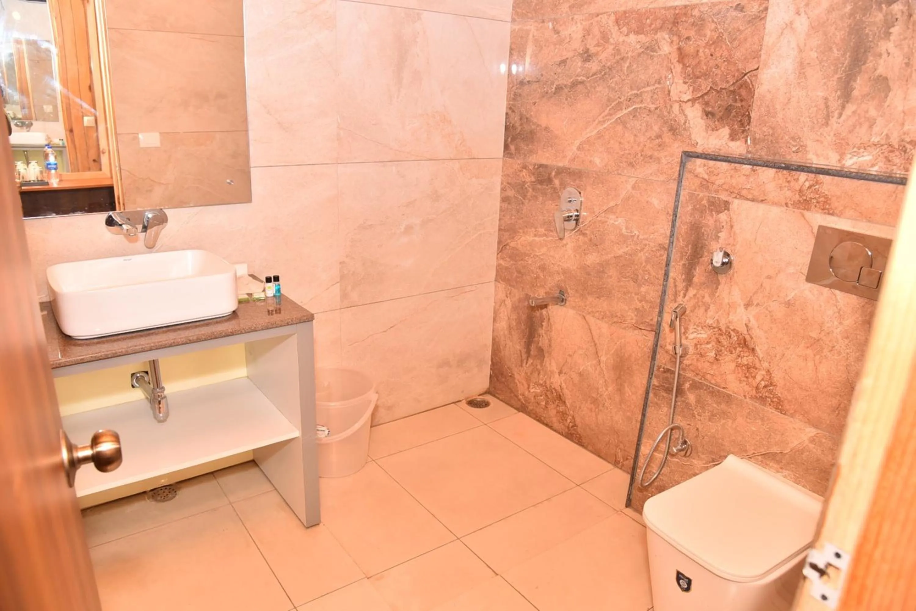 Shower in Qcent Woods Resort & Spa, Rishikesh