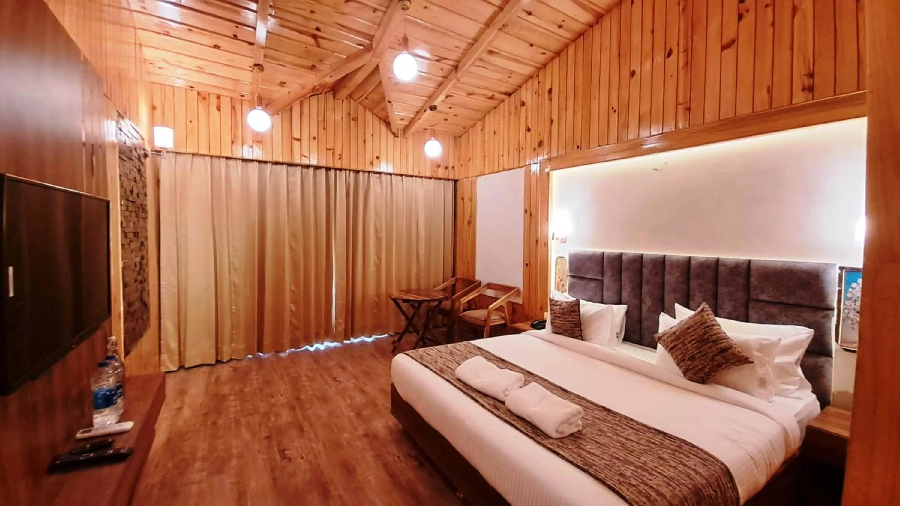Bed in Qcent Woods Resort & Spa, Rishikesh