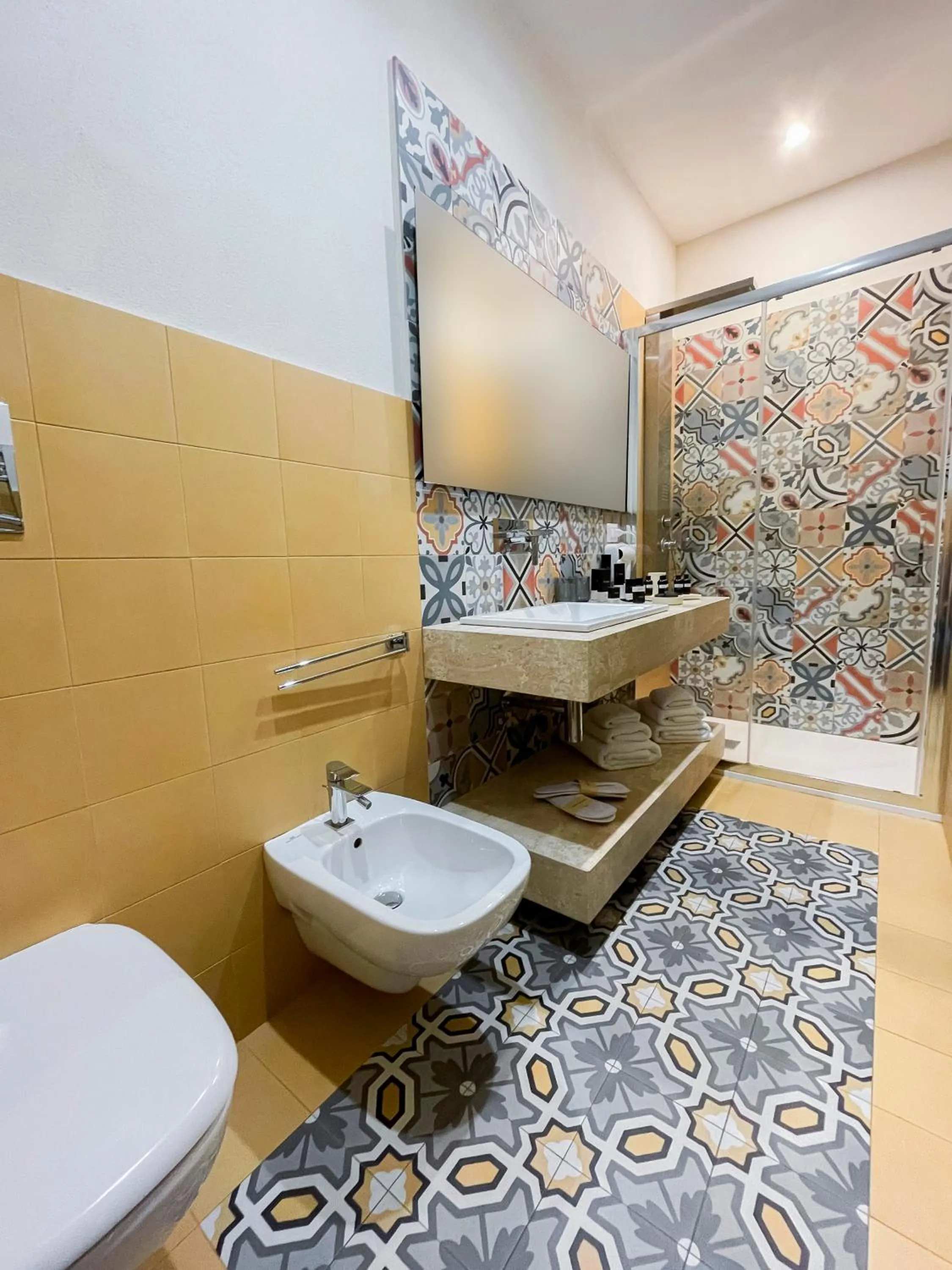 Shower in BAGLIO TRAMONTANA