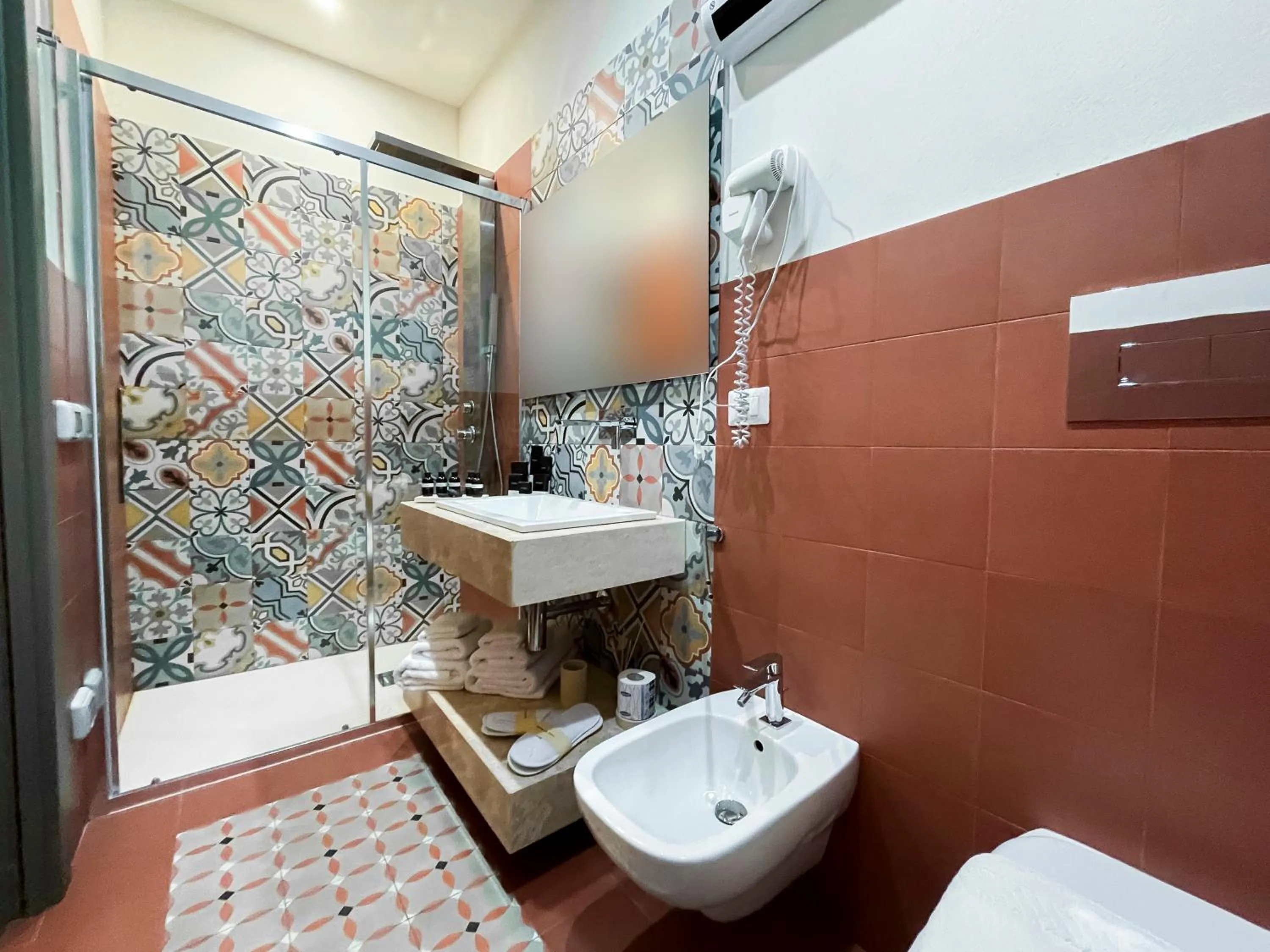 Shower in BAGLIO TRAMONTANA