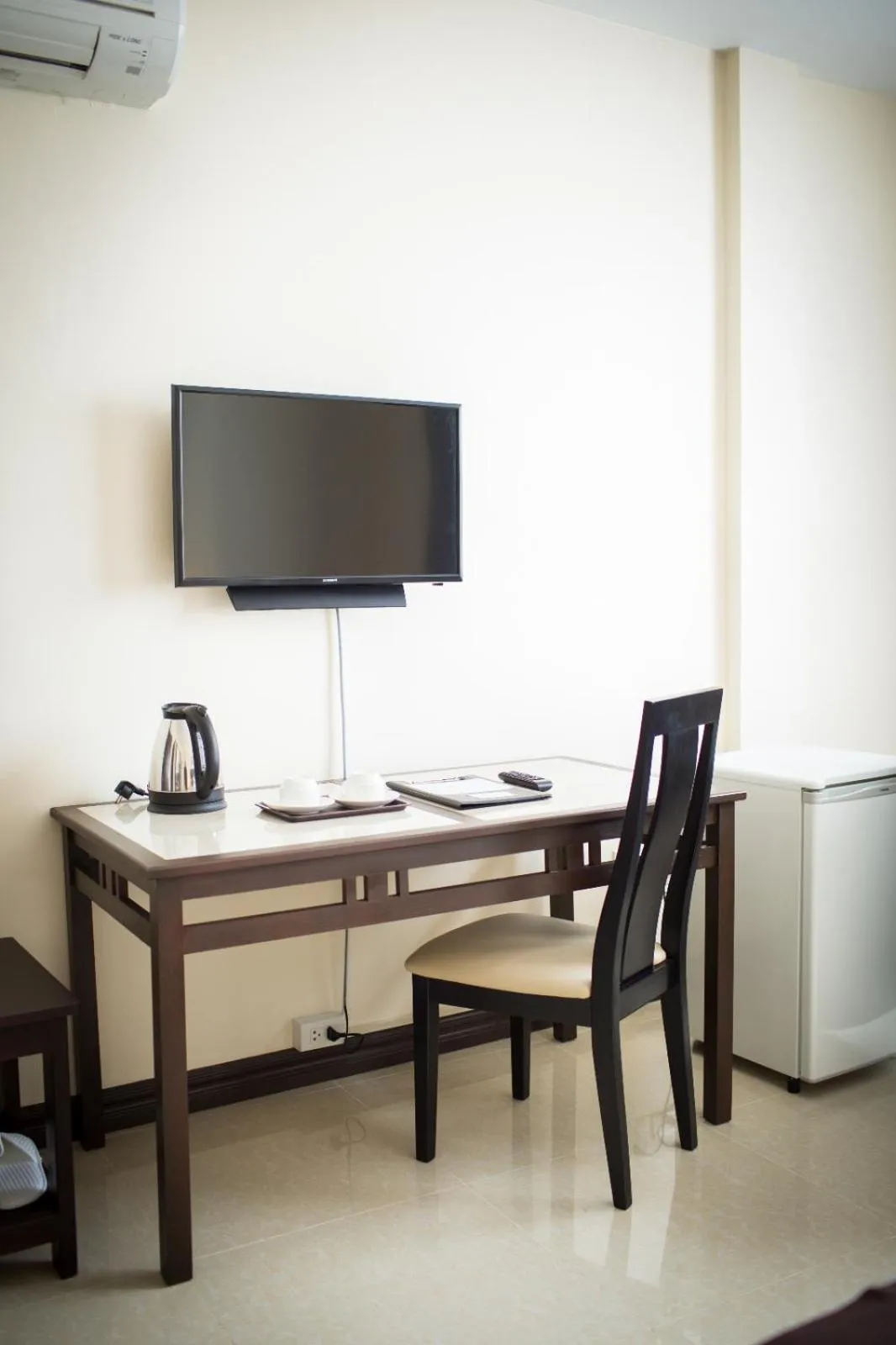 TV and multimedia in Centerpoint Boutique Hotel