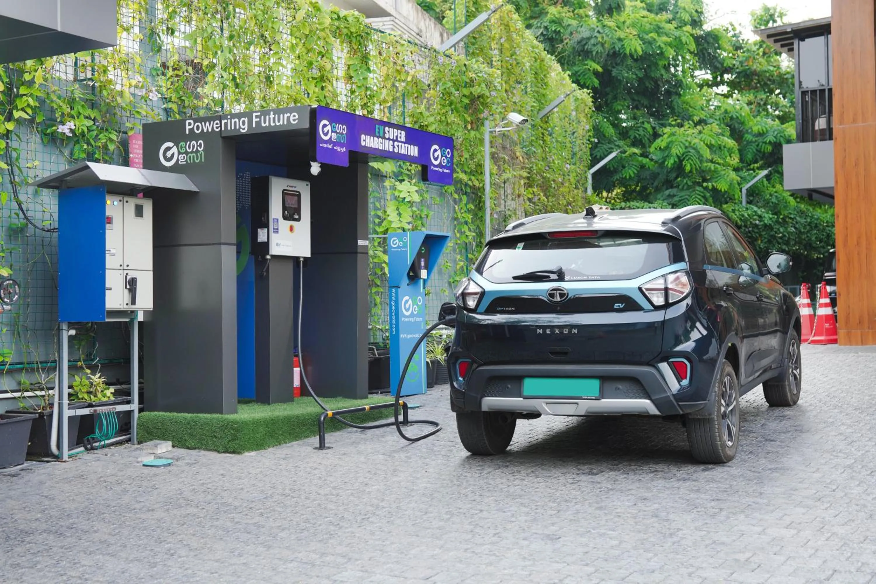 Parking in Classic Regency