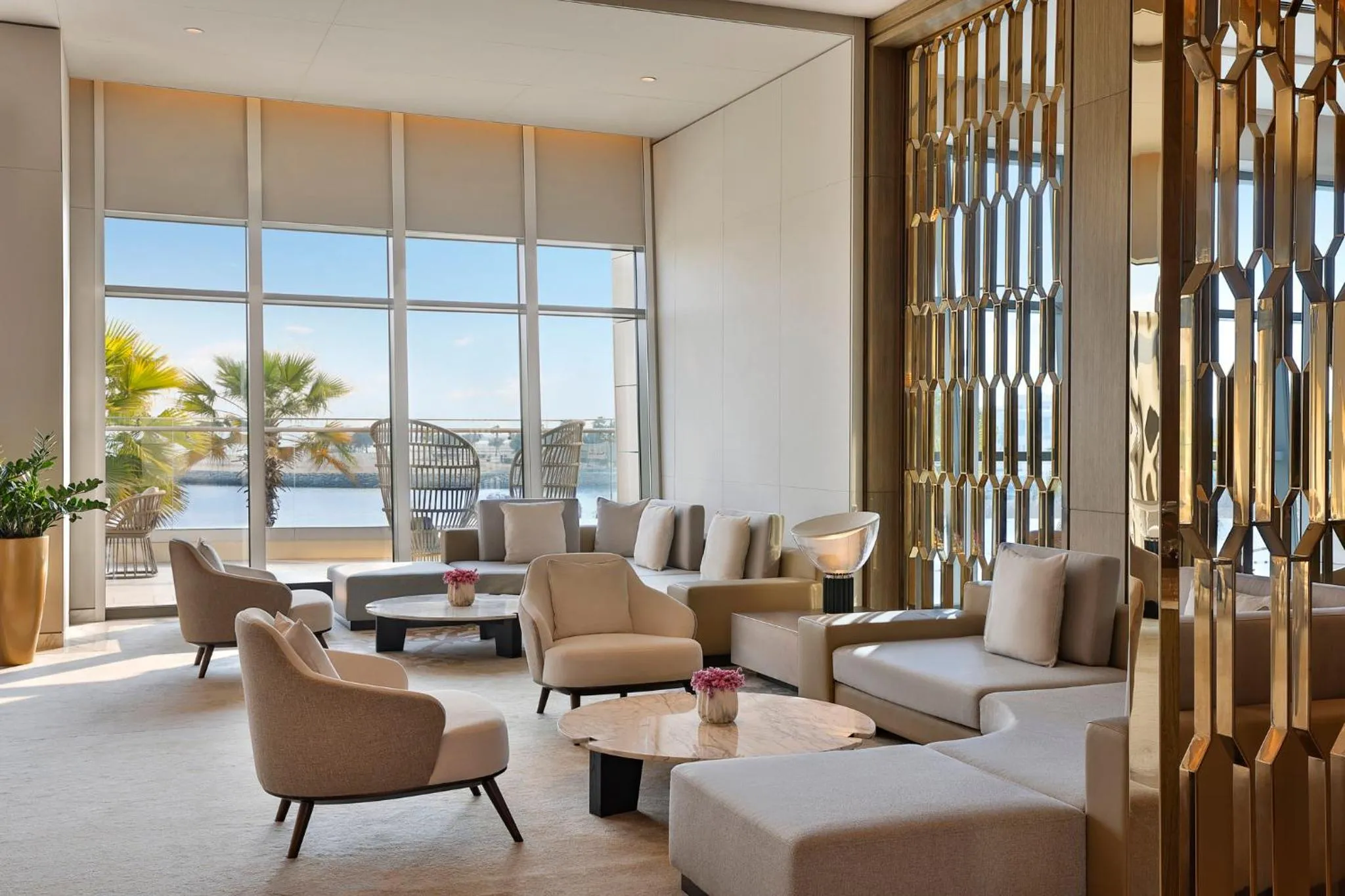 Lounge or bar in InterContinental Residences Abu Dhabi by IHG