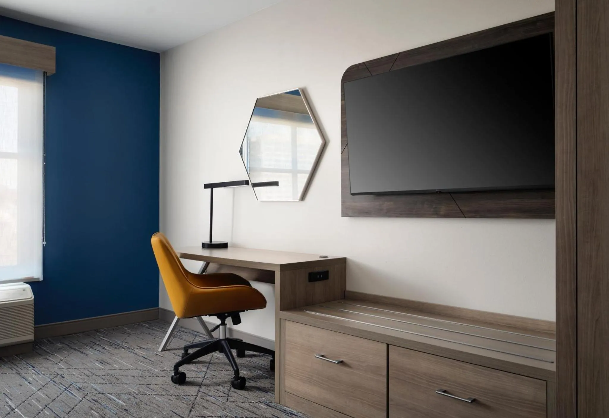 Photo of the whole room in Holiday Inn Express - Jackson - Ridgeland by IHG