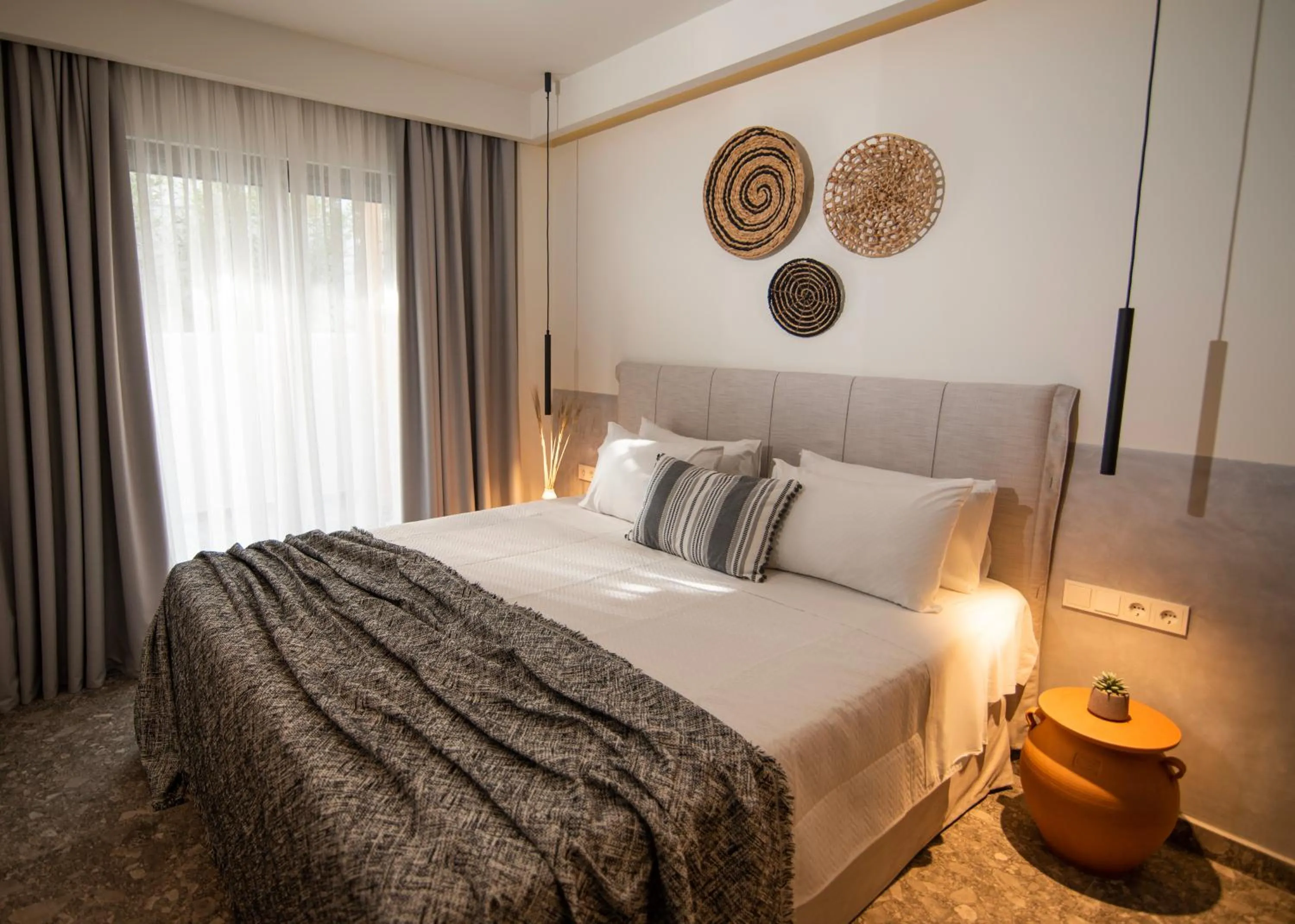 Bed in Kaktus Suites Private Pool