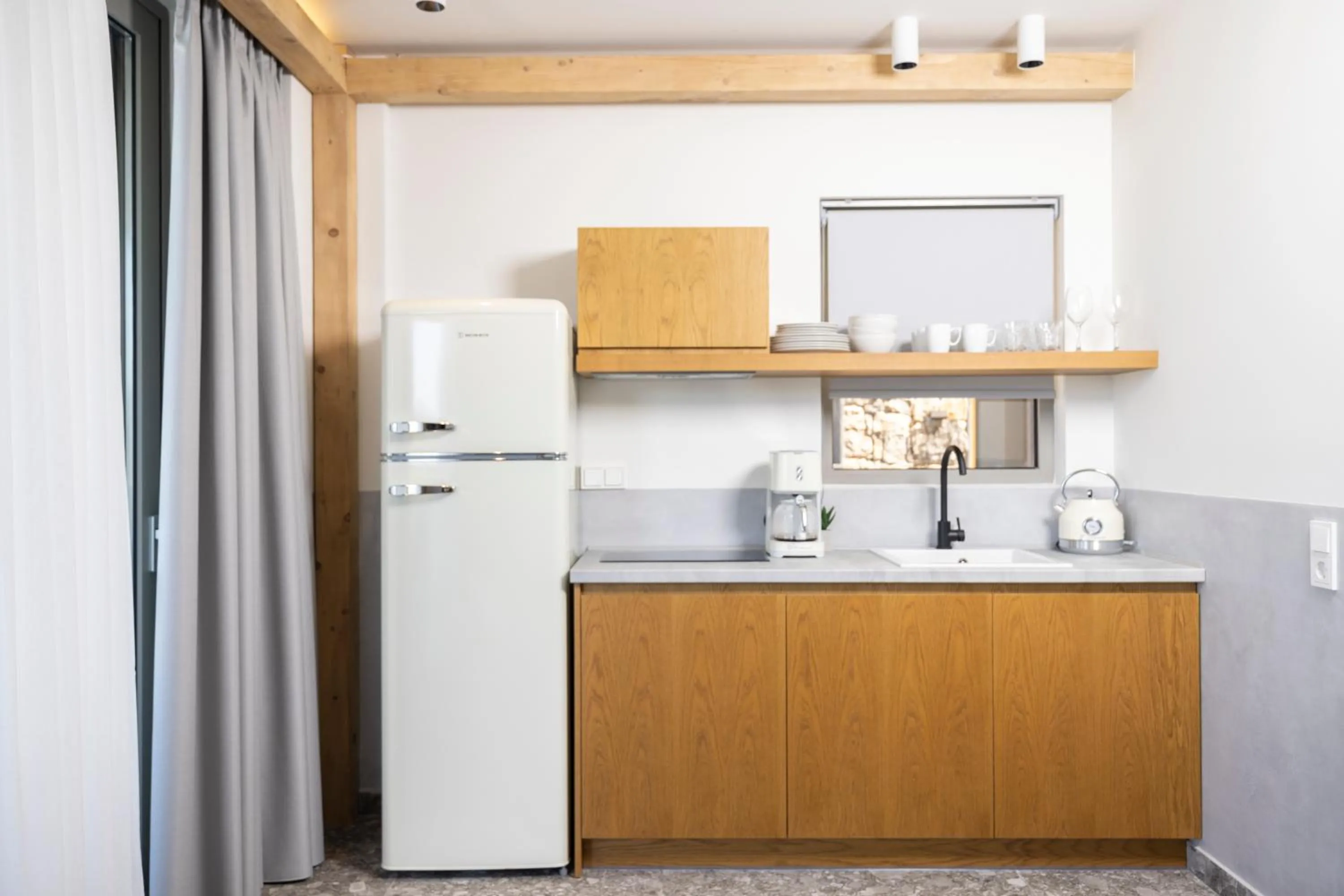 Coffee/tea facilities in Kaktus Suites Private Pool