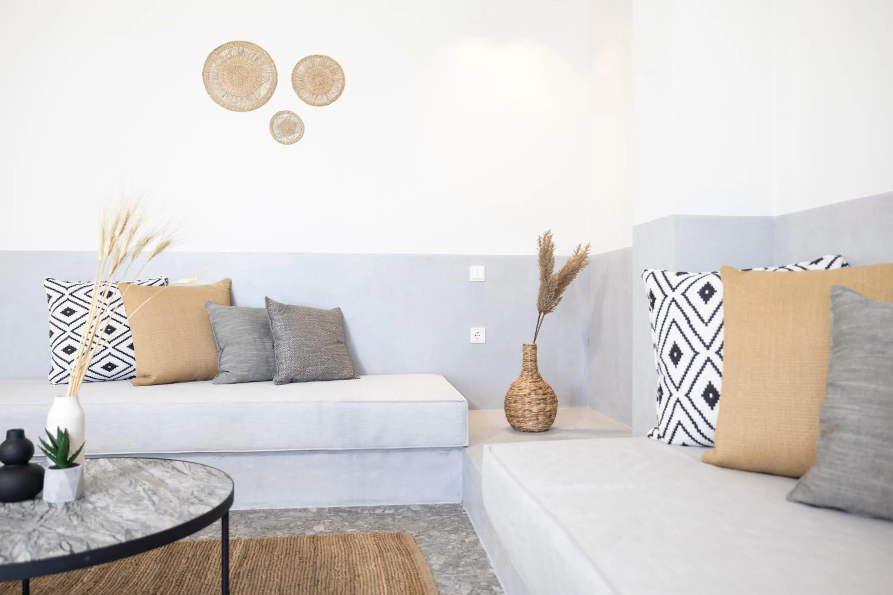 Living room, Bed in Kaktus Suites Private Pool