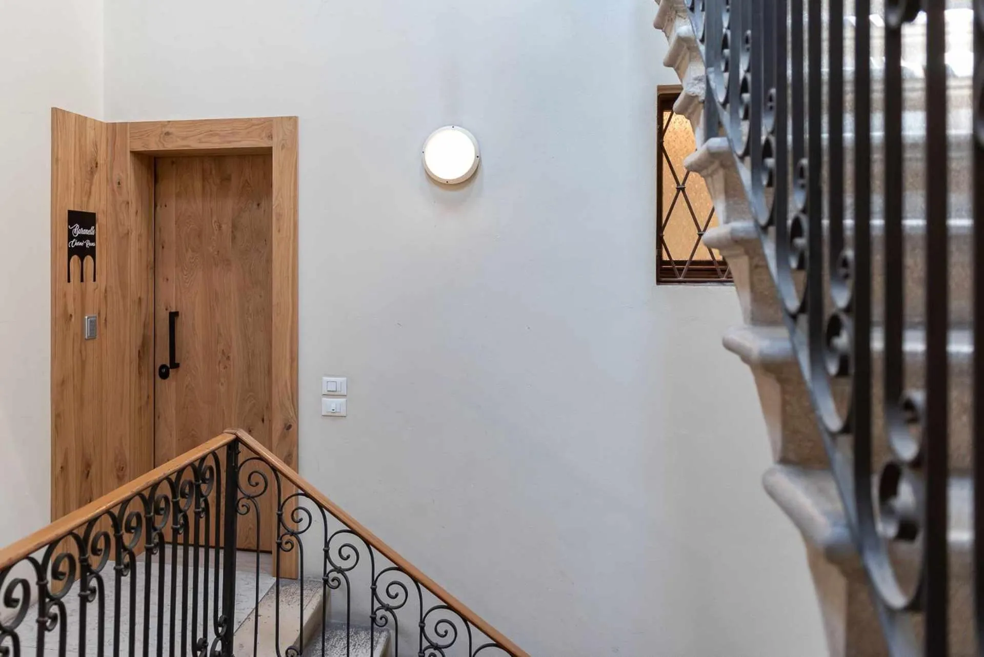 Facade/entrance in Buranelli Charme Rooms