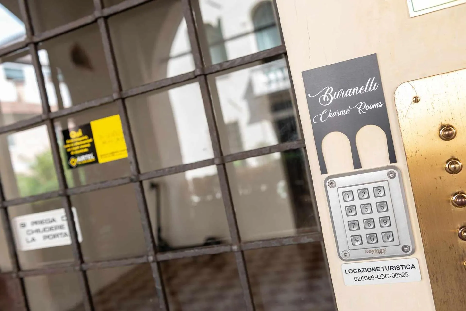 Facade/entrance in Buranelli Charme Rooms