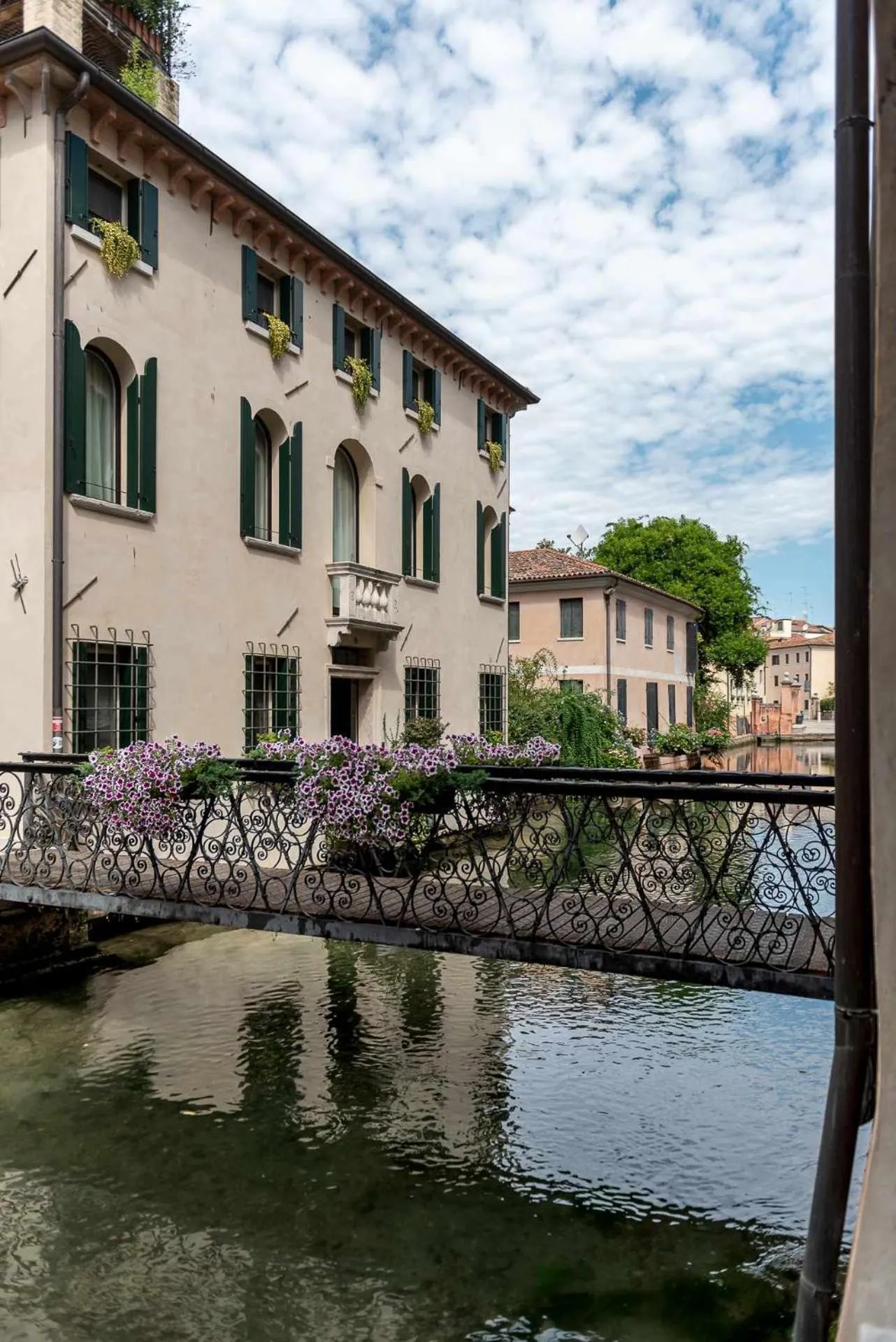 River view in Buranelli Charme Rooms