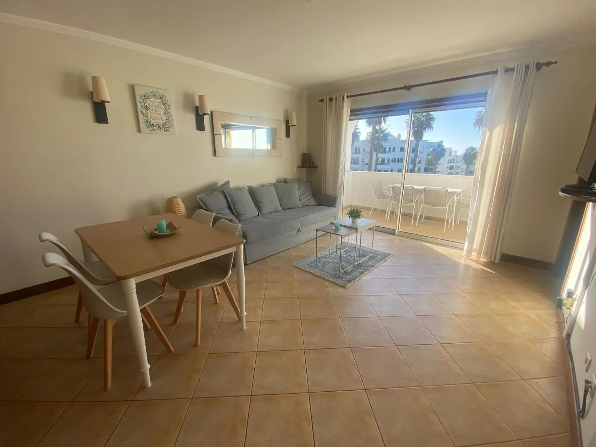 1-Bed - Sleeps 4 - Free Parking & Balcony 1-Bed - Sleeps 4 - Free Parking & Balcony