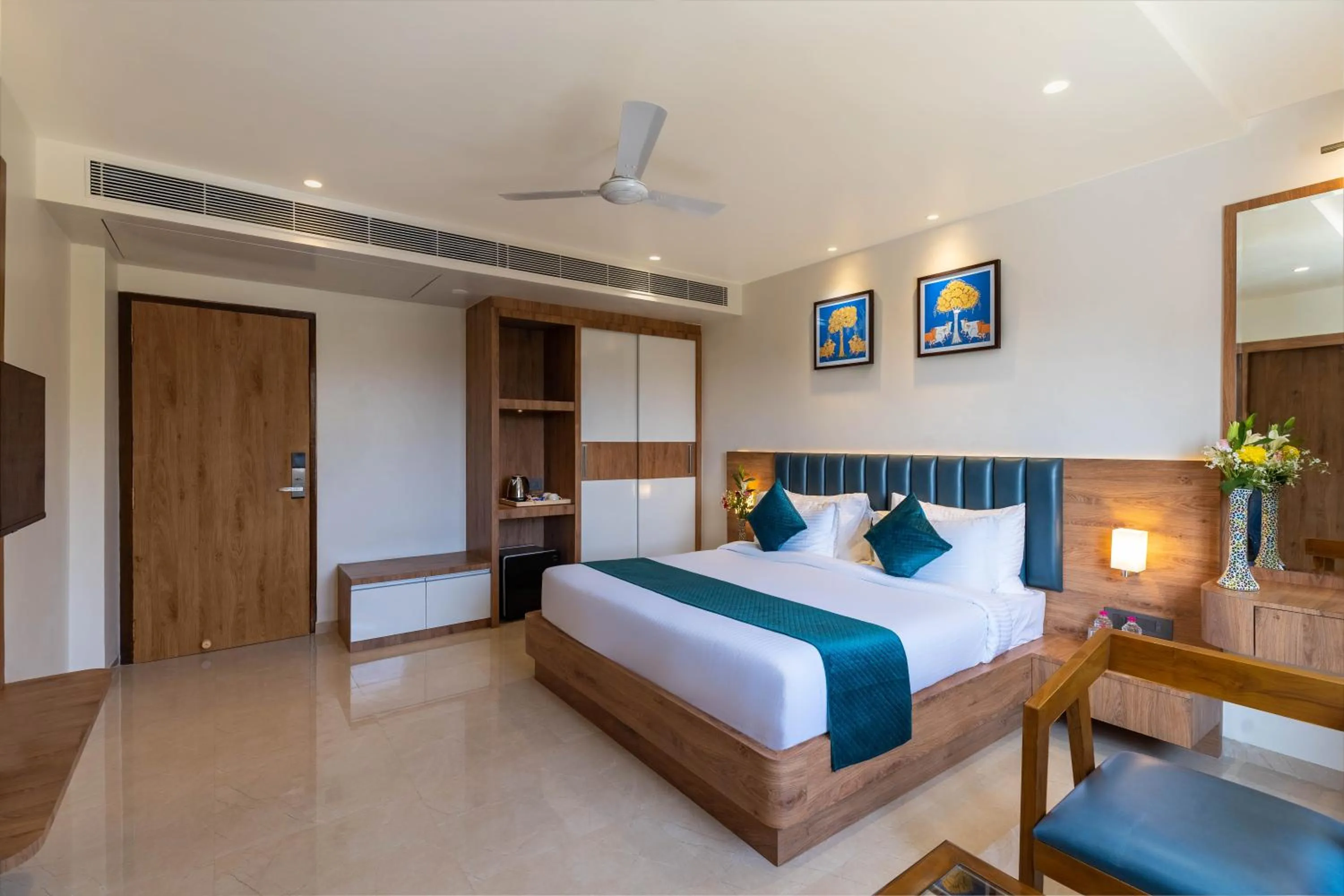 Bed in Redolence Aravali Tree