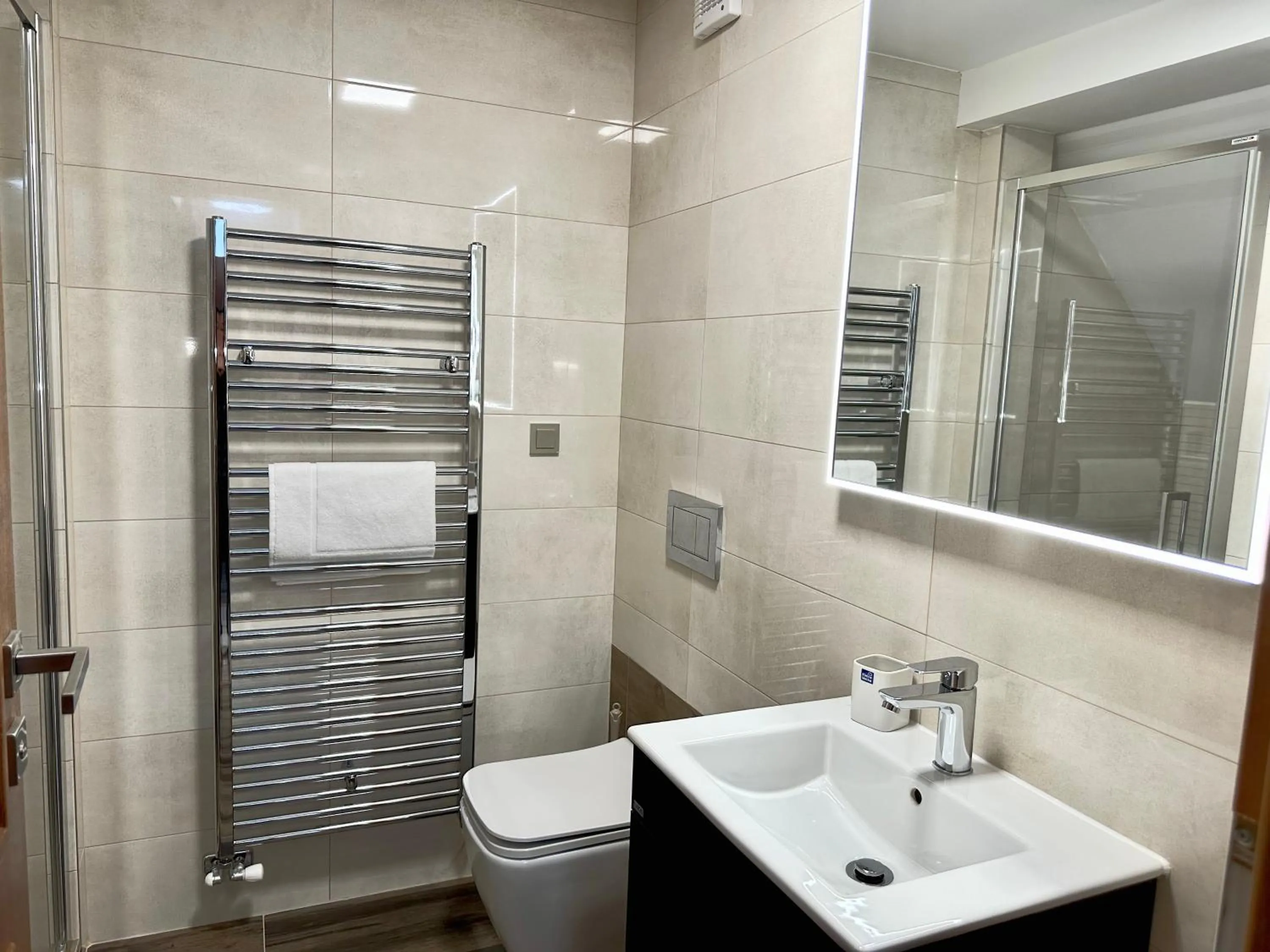 Shower in SYNEK Pension