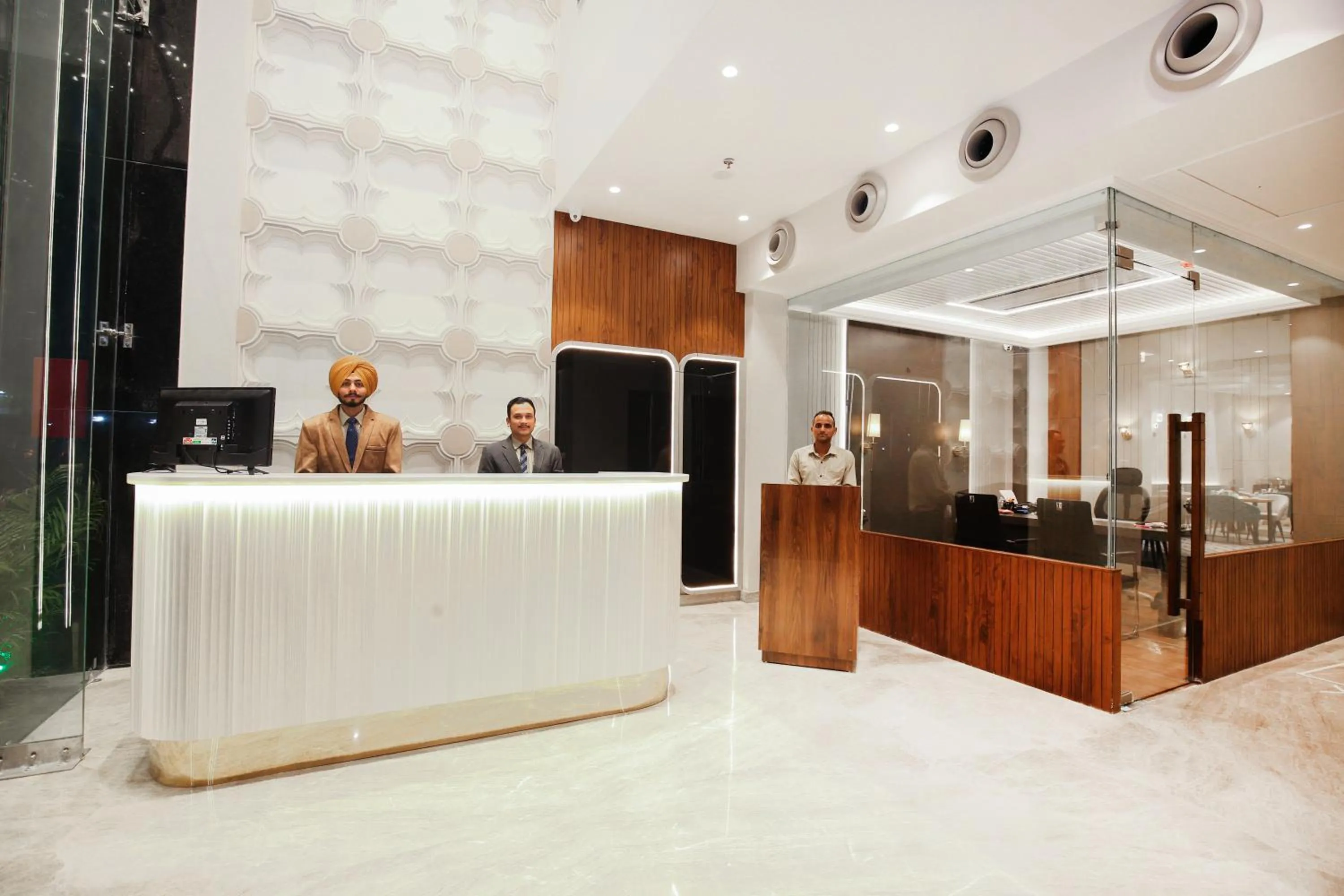 Property building in Hotel Euphoria Green