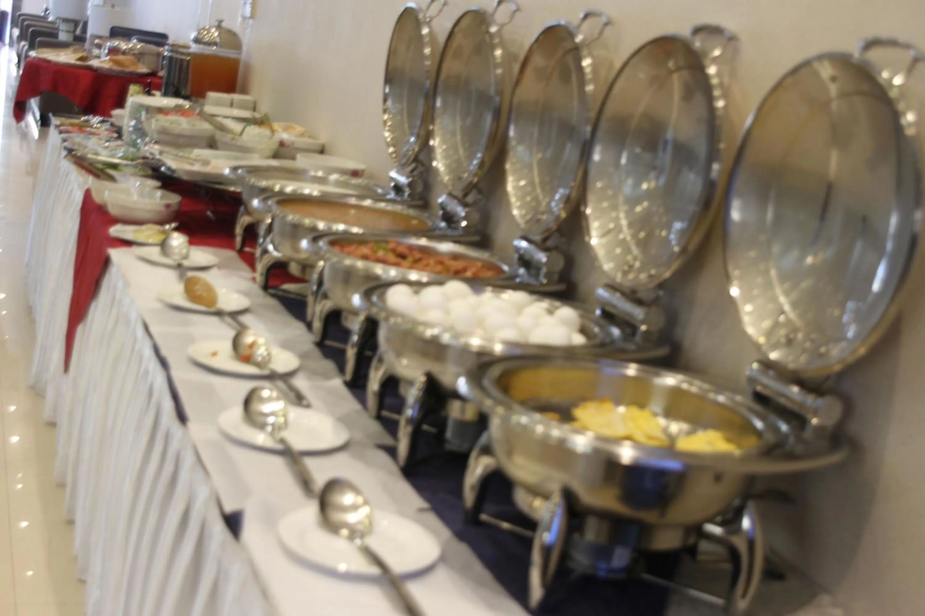 Restaurant/places to eat in Carawan Al Khaleej Hotel Olaya