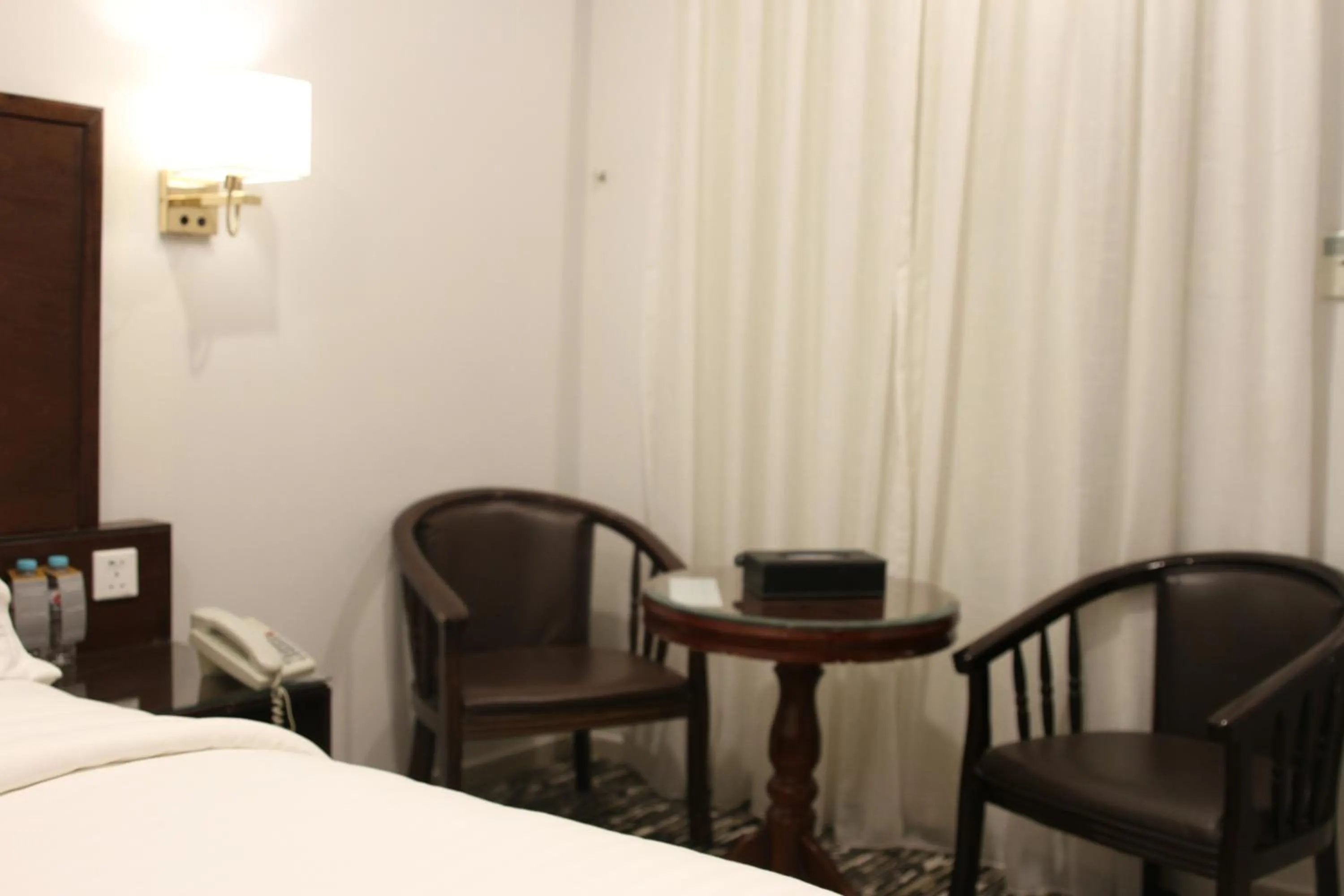 Seating area, Bed in Carawan Al Khaleej Hotel Olaya