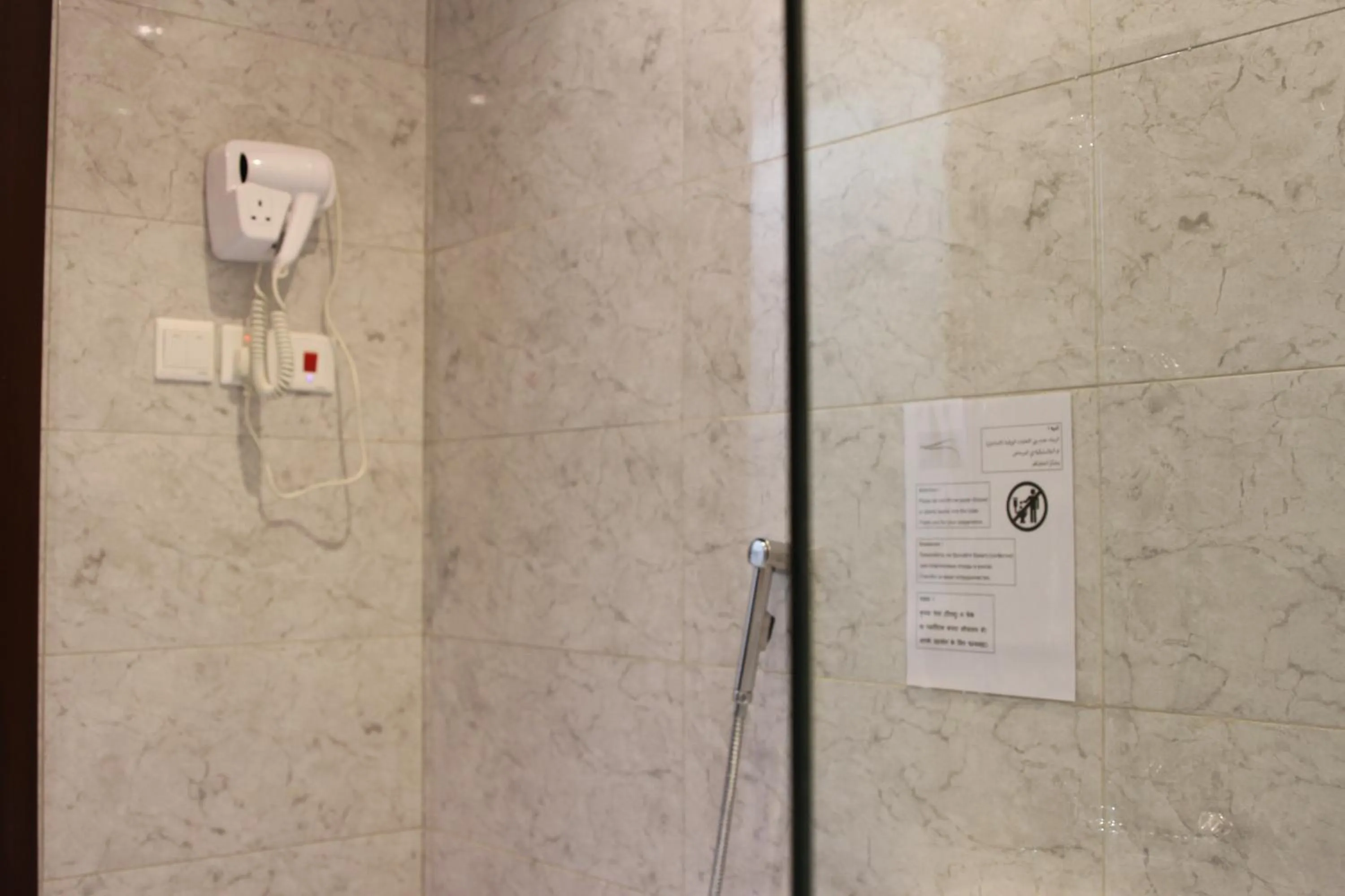 Shower in Carawan Al Khaleej Hotel Olaya