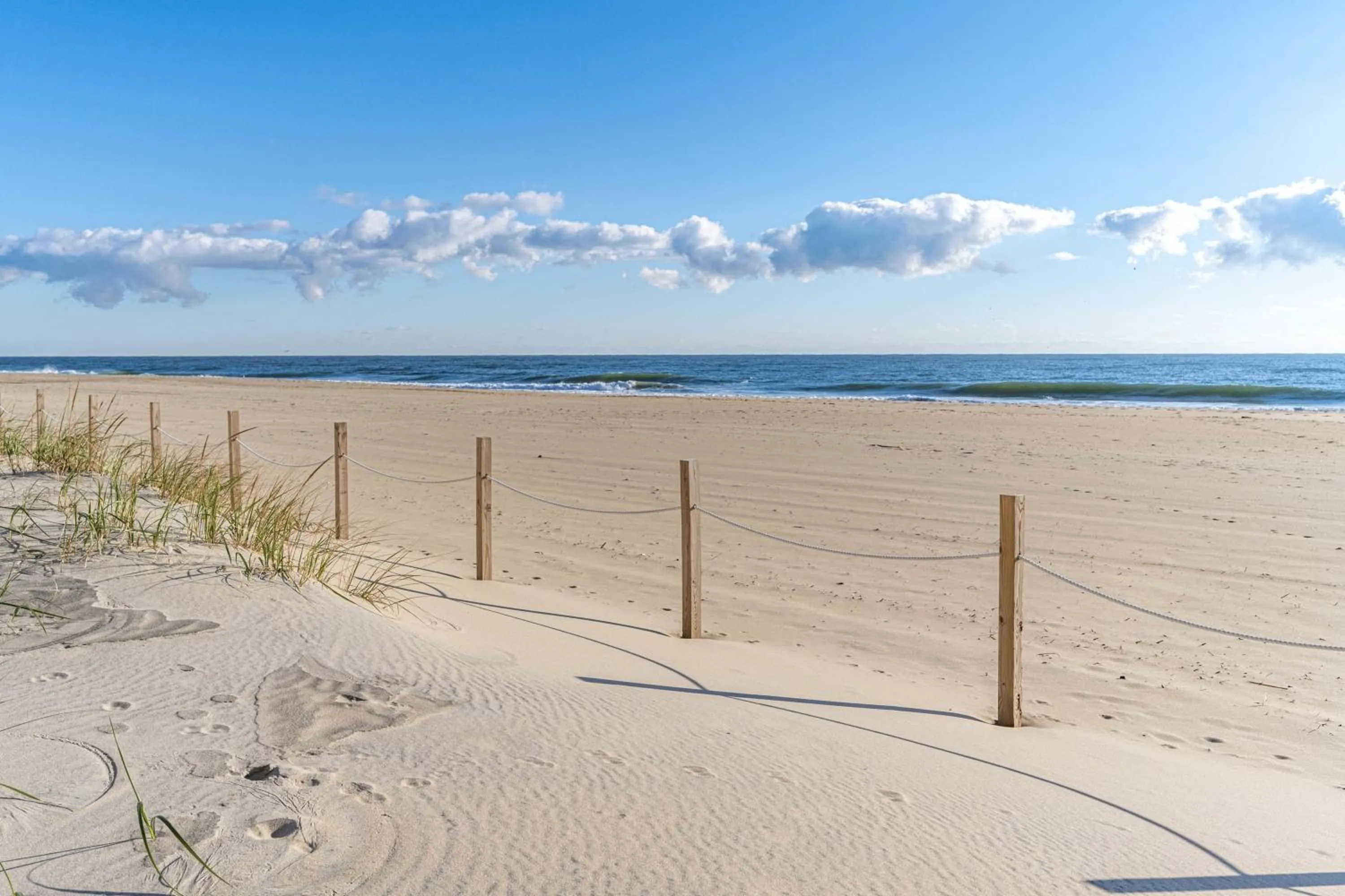 Oceanfront 2 Bedroom Modern Beach Condo w Pool