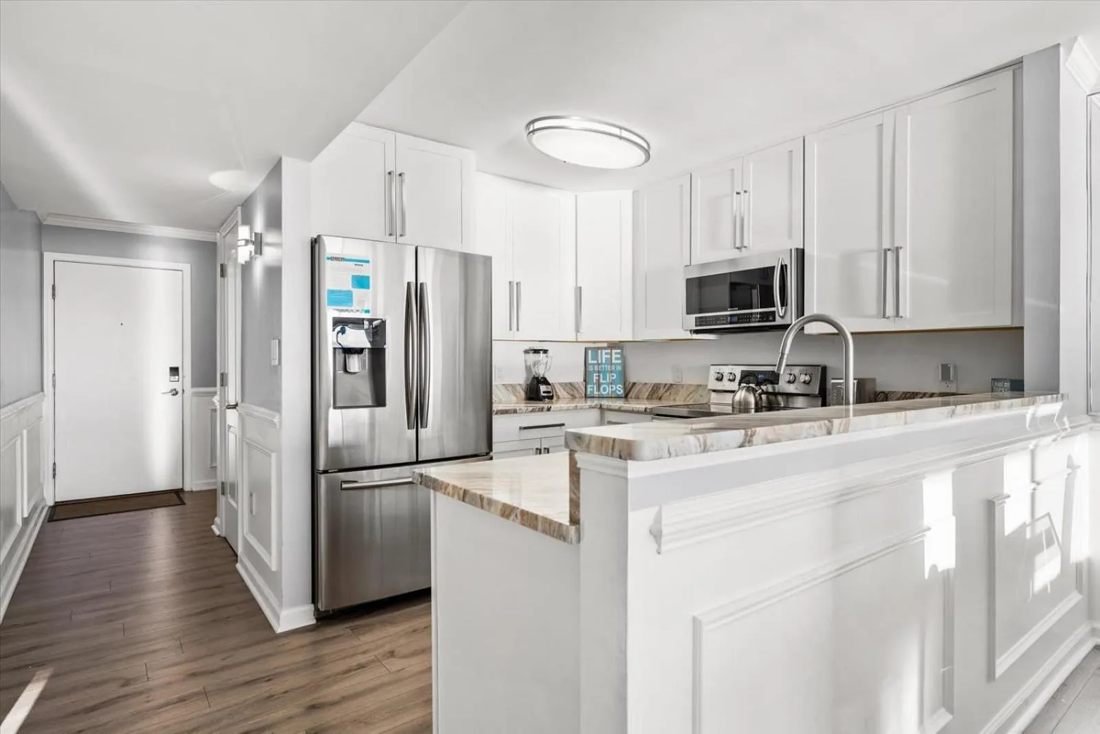 Oceanfront 2 Bedroom Modern Beach Condo w Pool