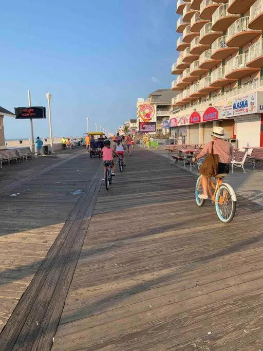 Oceanfront 2 Bedroom Modern Beach Condo w Pool