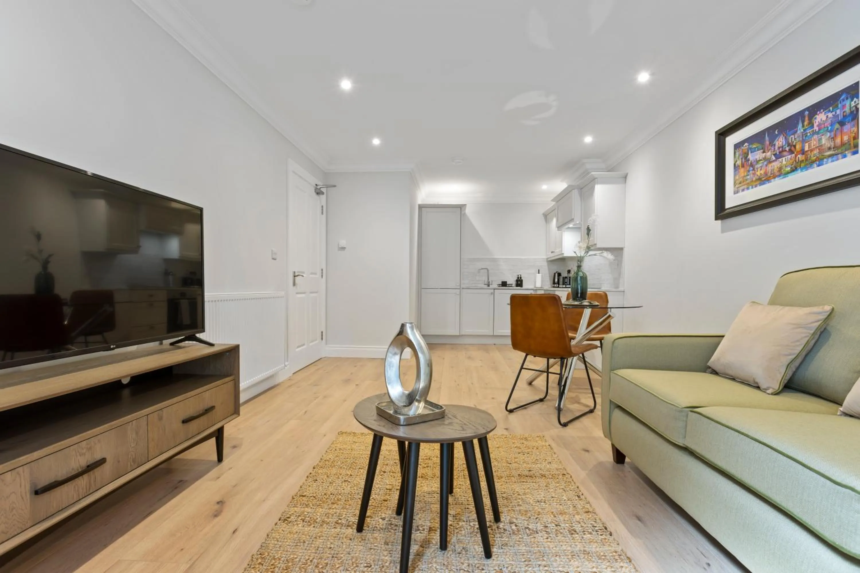 Communal lounge/ TV room in Wilton House