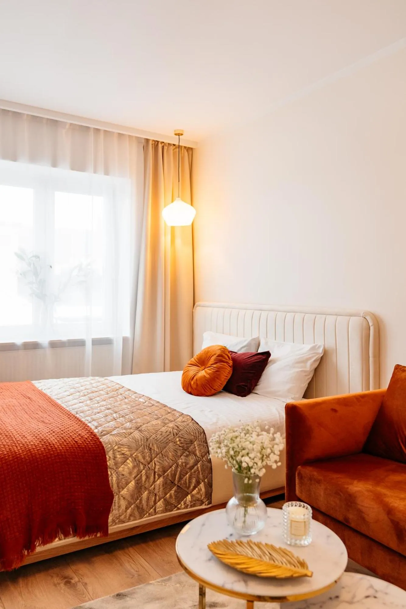 Bed in Crystal House II - LoftAffair Collection