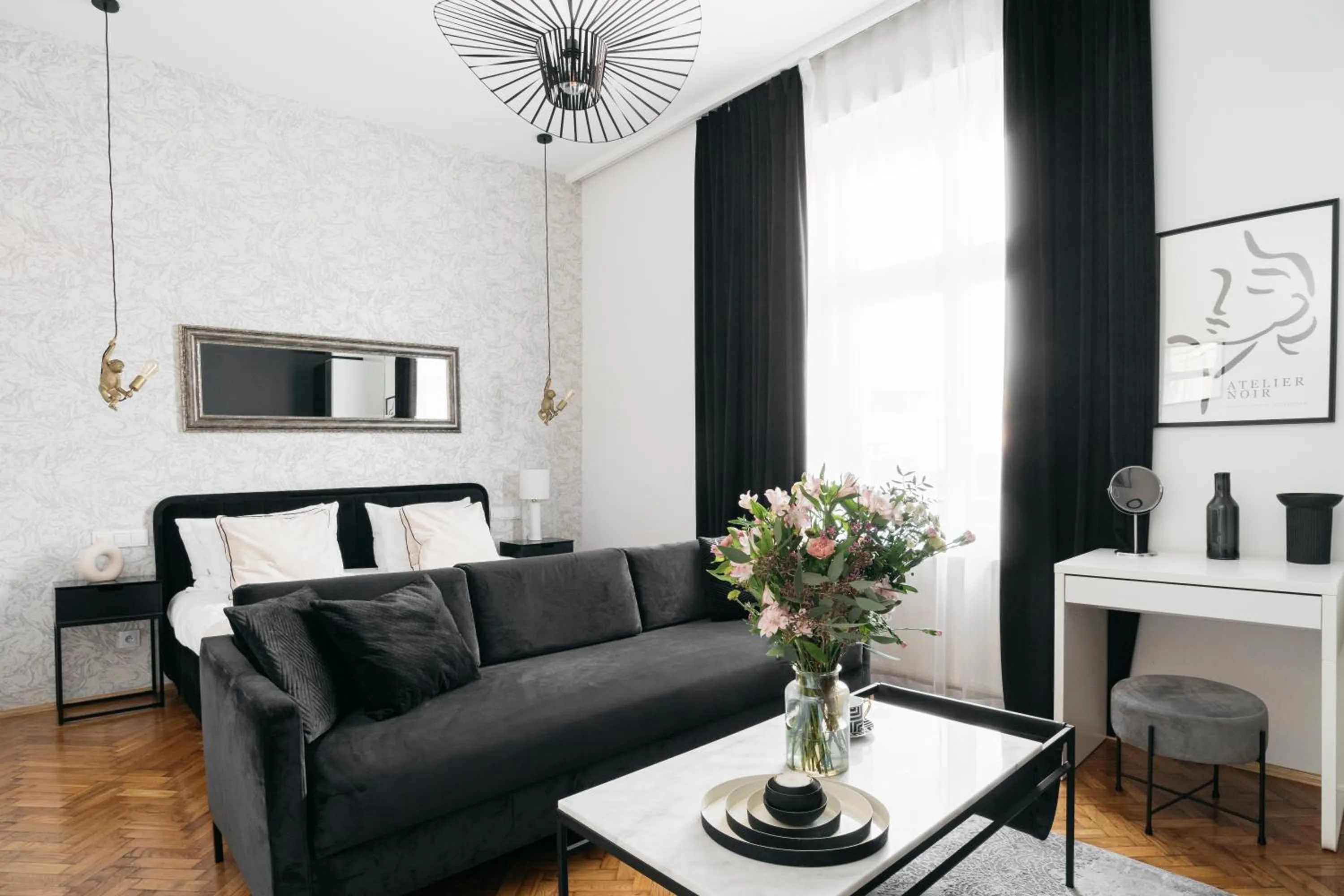 Bed in Crystal House II - LoftAffair Collection