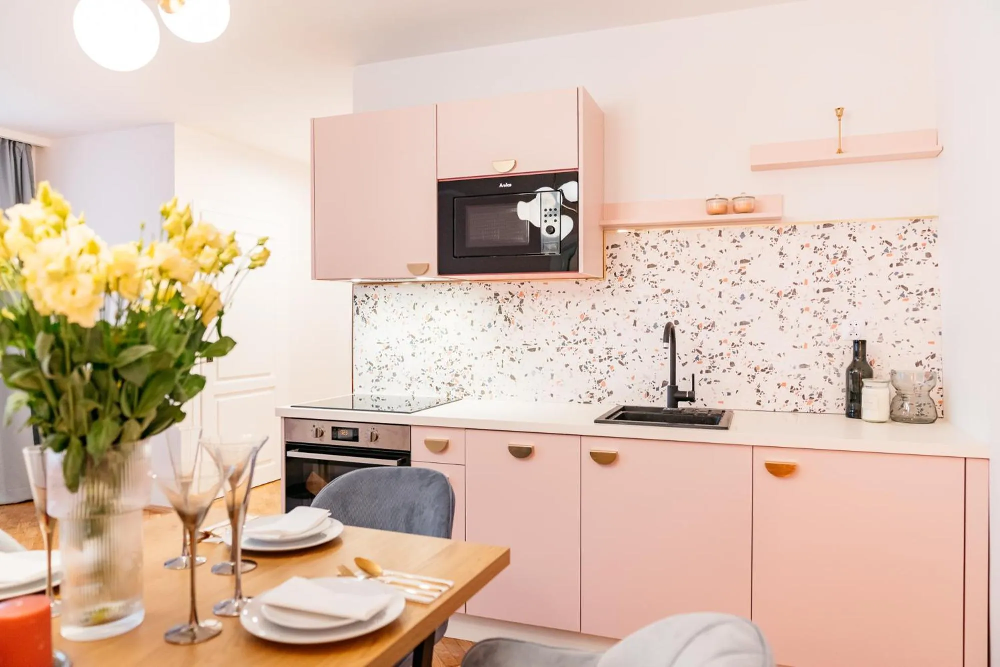 Kitchen or kitchenette in Crystal House II - LoftAffair Collection