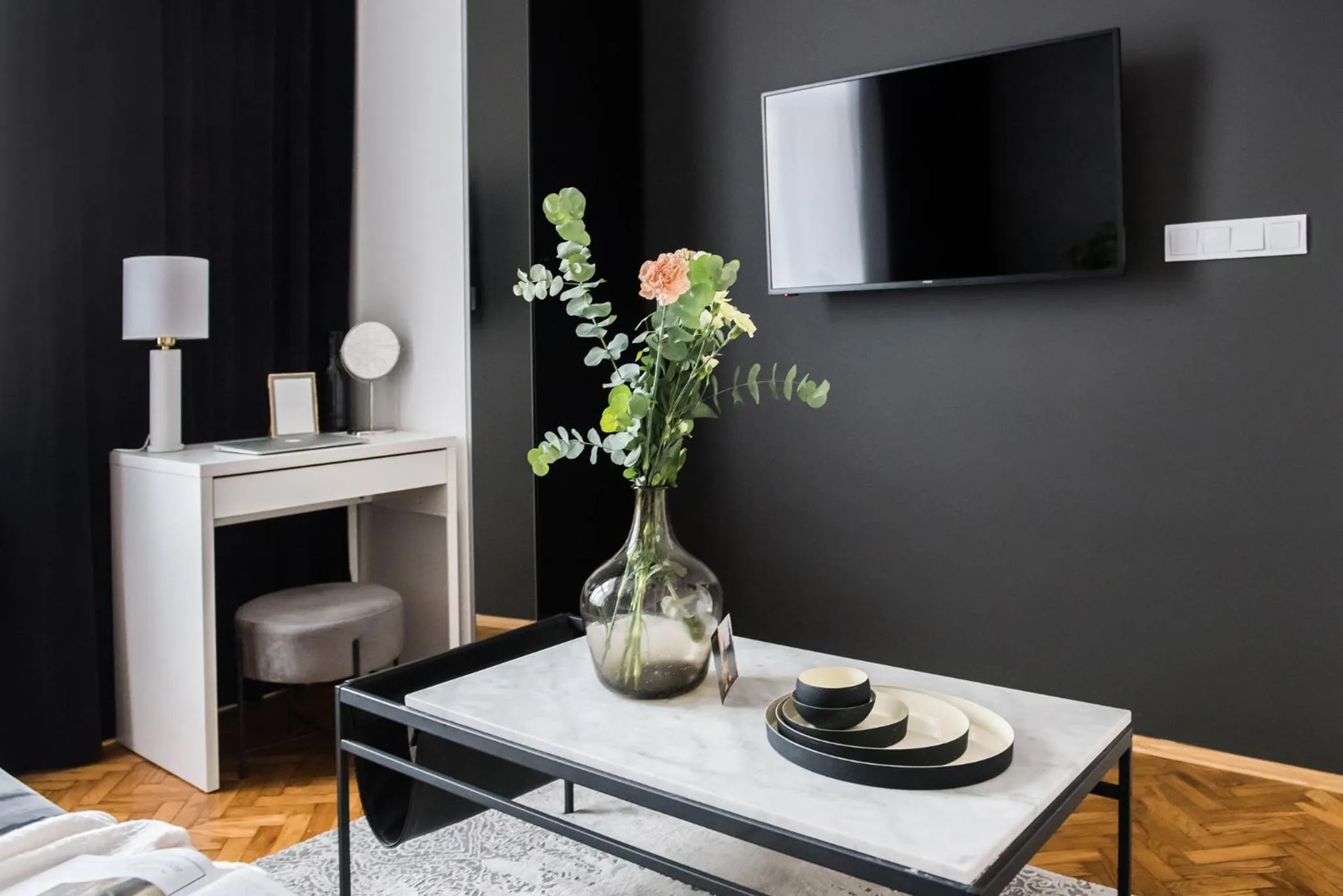 TV and multimedia in Crystal House II - LoftAffair Collection