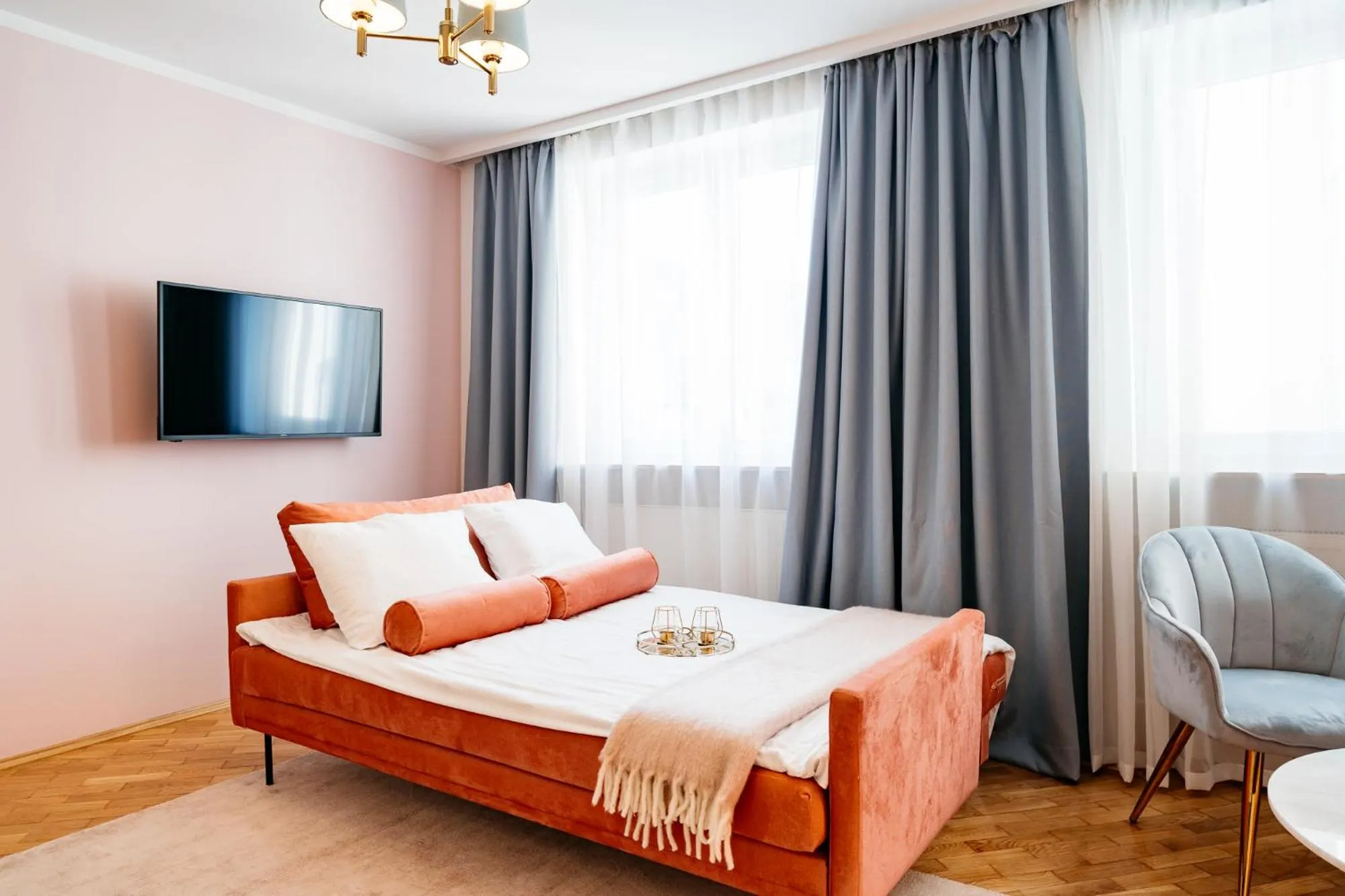 Bed in Crystal House II - LoftAffair Collection