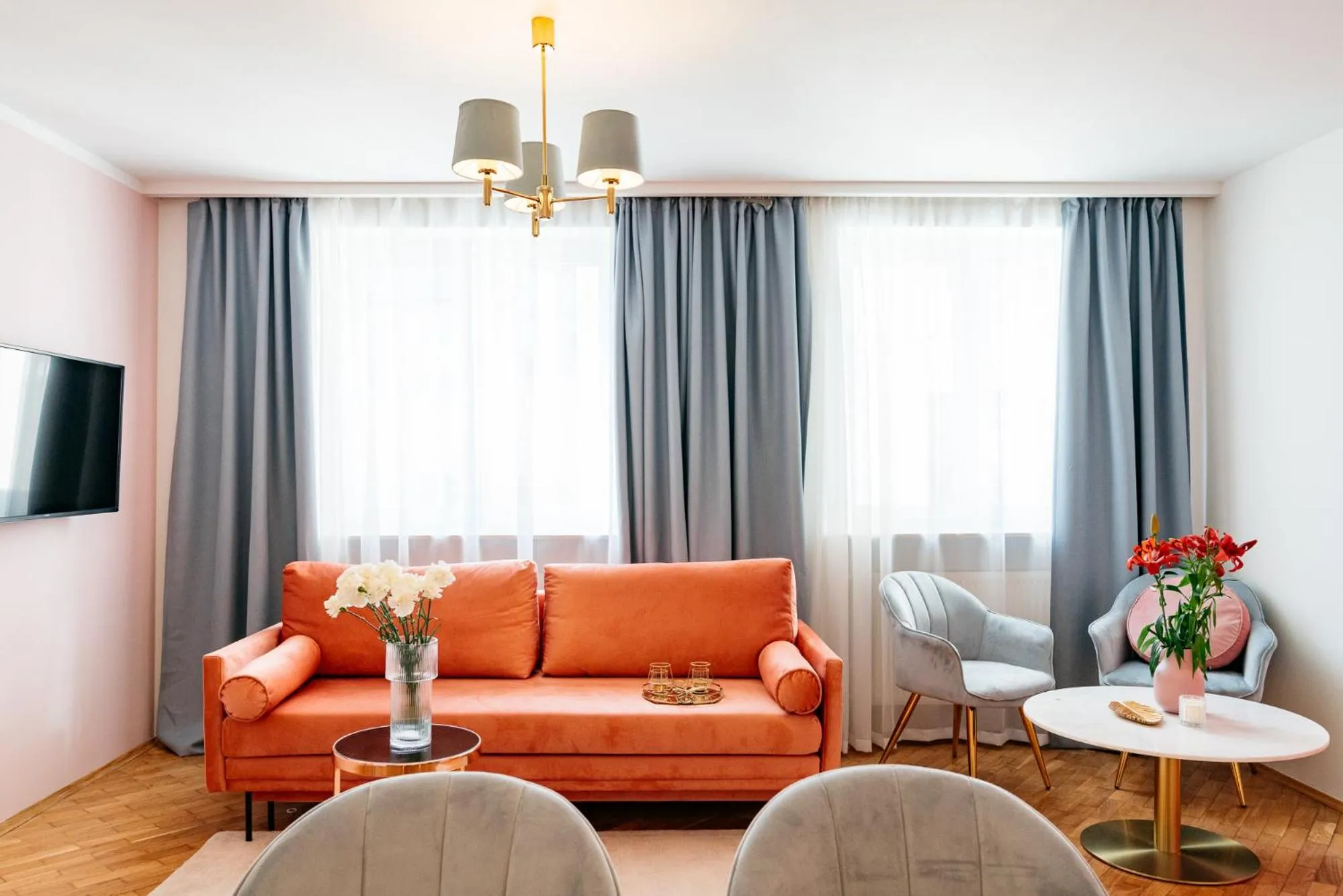 TV and multimedia in Crystal House II - LoftAffair Collection