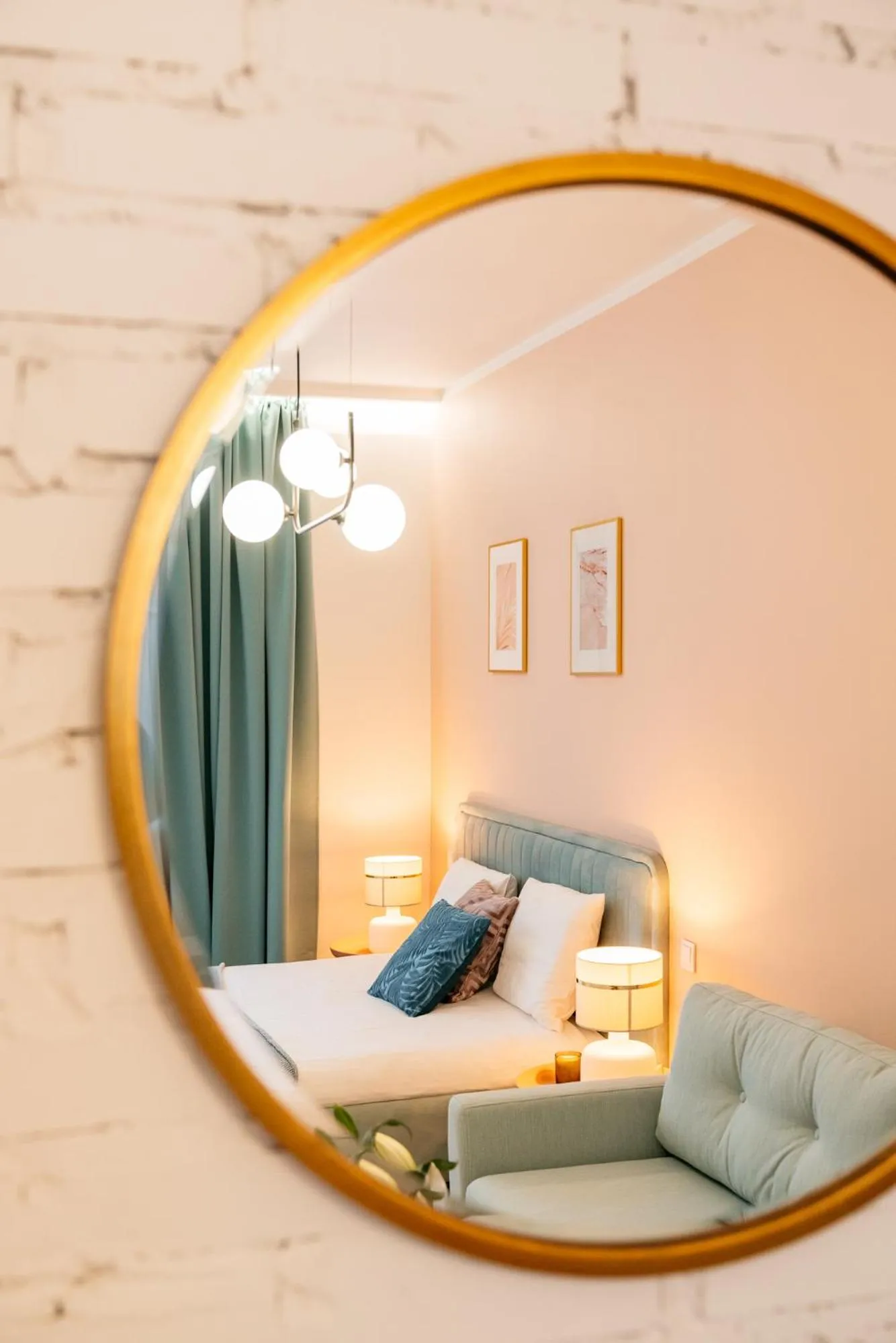 Decorative detail, Bed in Crystal House II - LoftAffair Collection