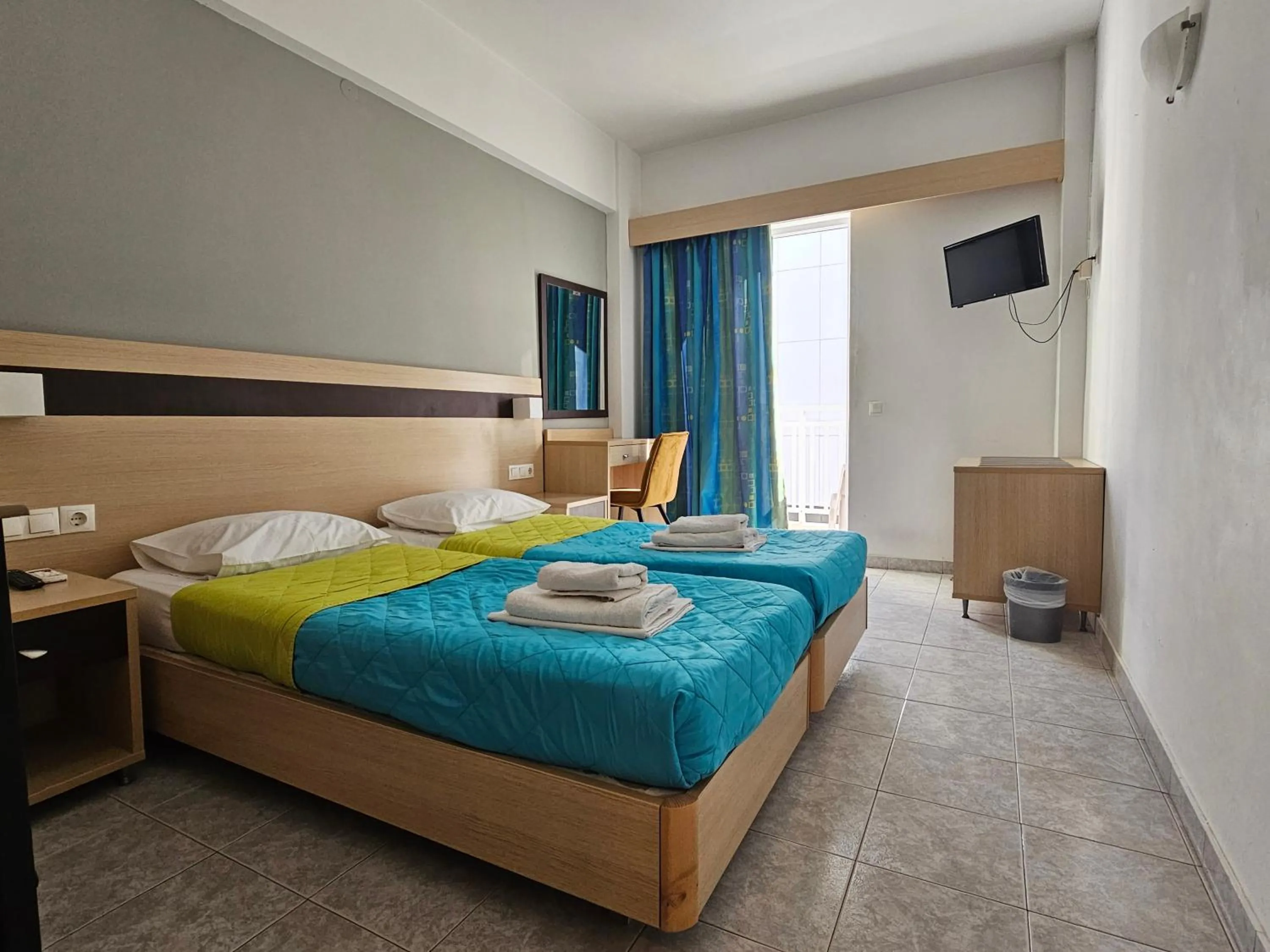 Bed in G92 City Hotel