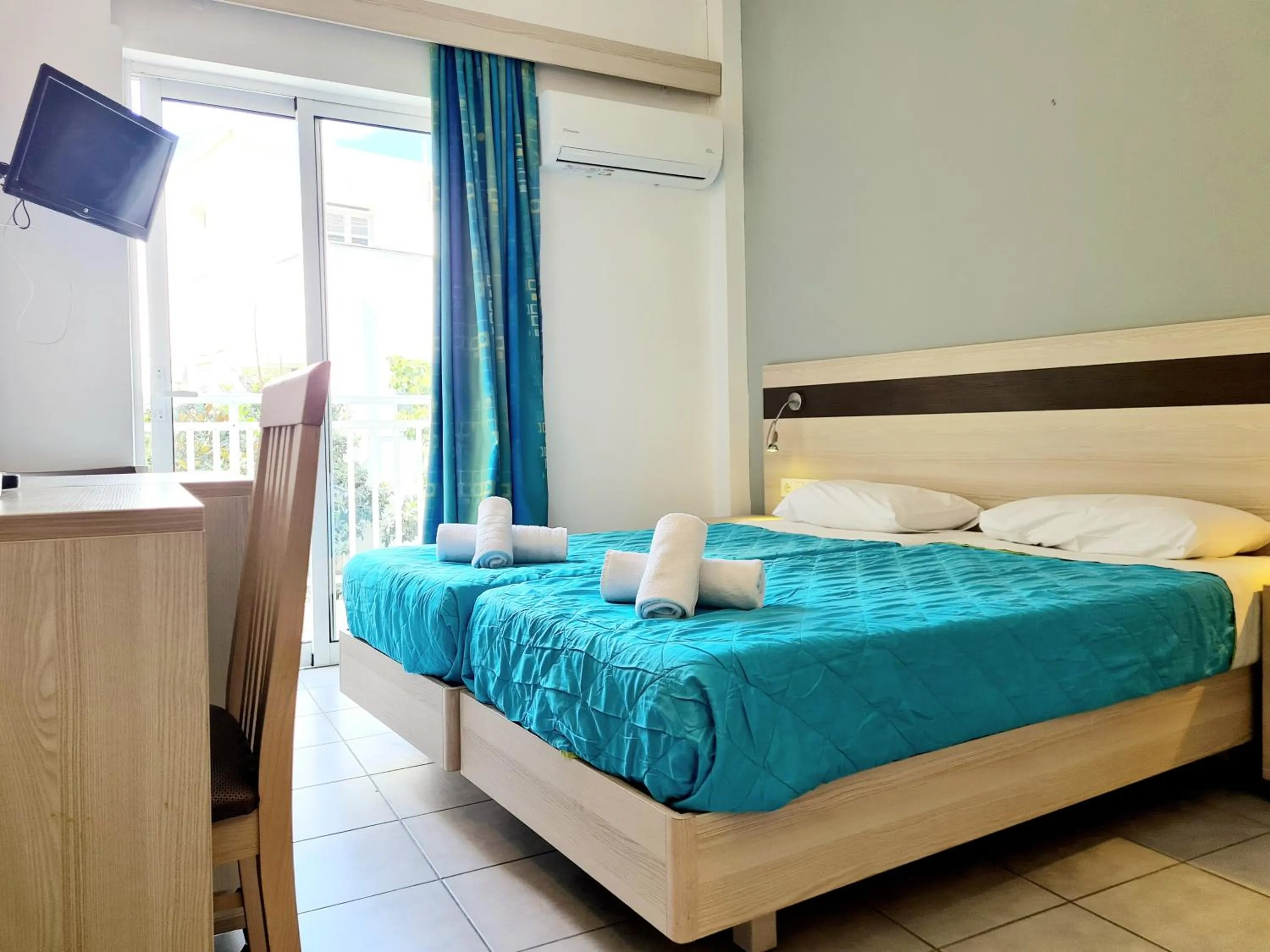 Bed in G92 City Hotel