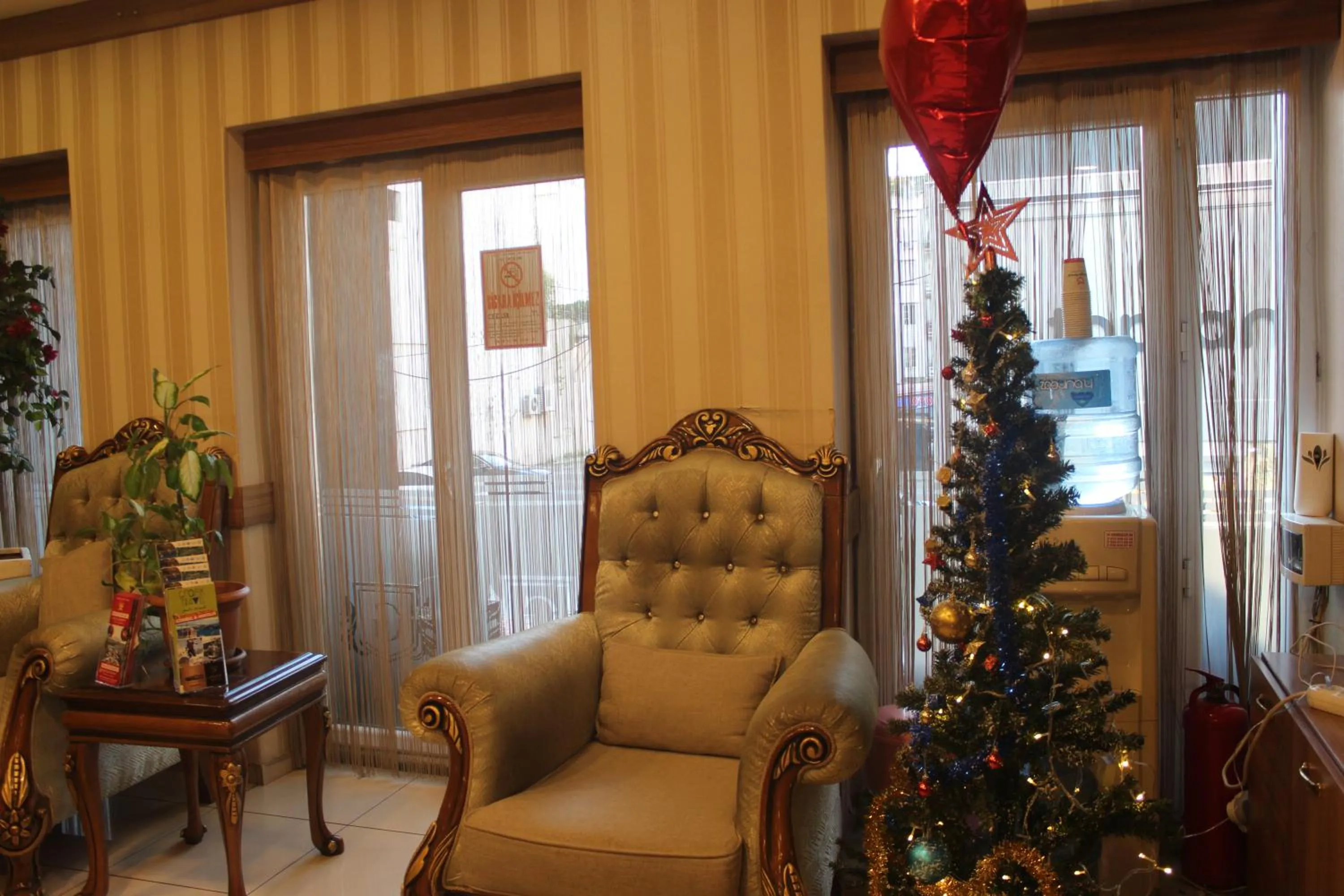 Living room in GROSS HOTEL