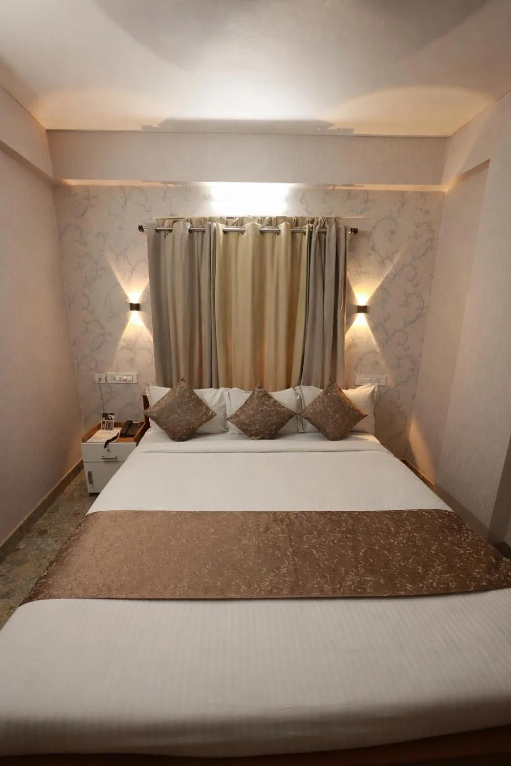 Bed in Dreams Paradise Airport Residency